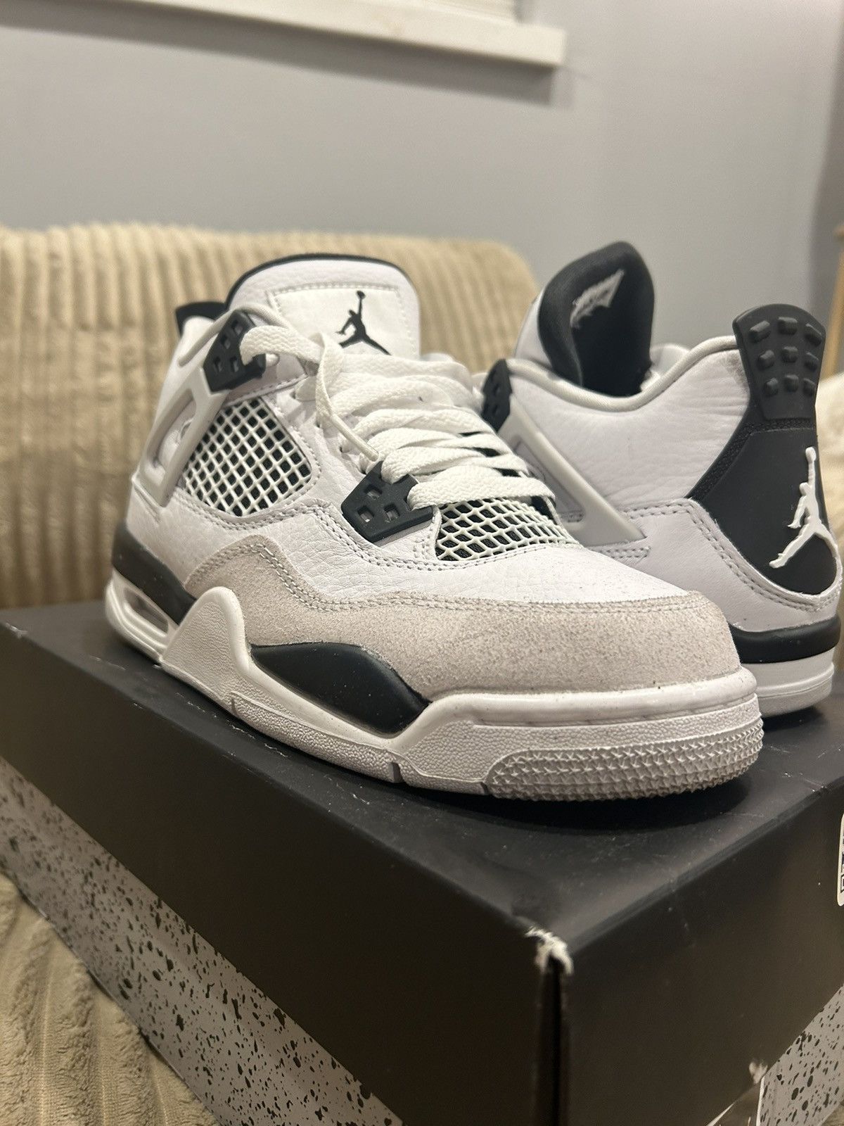 Jordan Brand Air Jordan 4 Retro Military Black Size US 6.5 / IT 36.5 - 1 Thumbnail