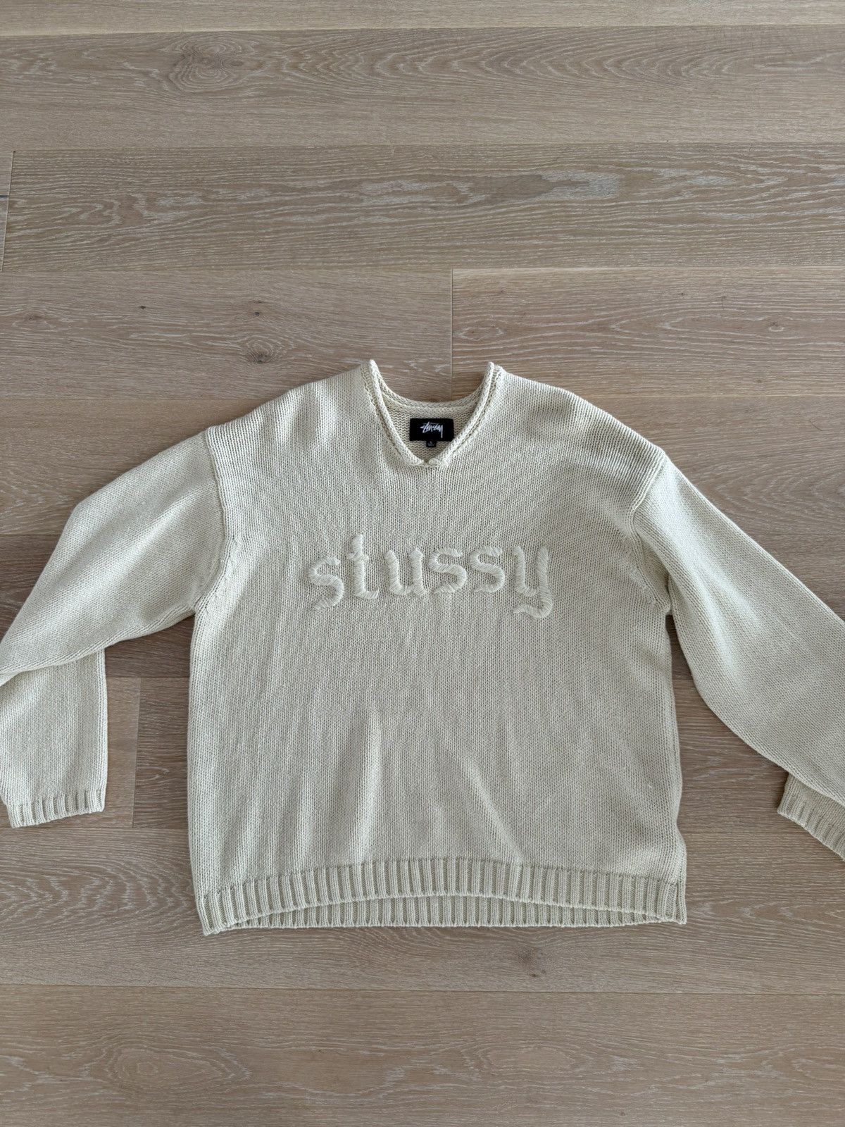 トップス stussy EMBROIDERED V-NECK LOGO SWEATER Stussy Embroidered V-Neck Logo Sweater - POIZON