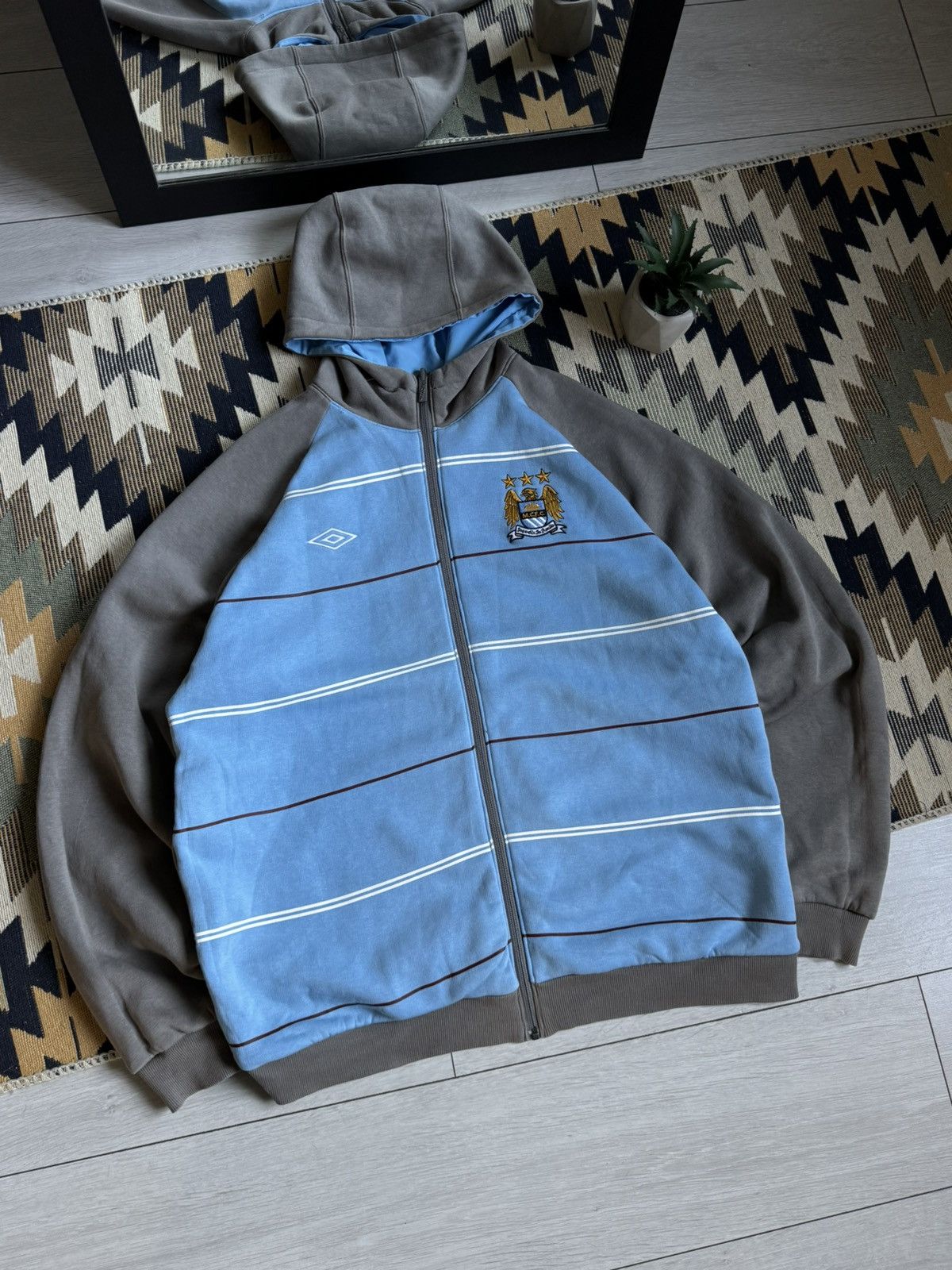 Umbro Vintage Umbro Manchester City Reversible Nylon Jacket Size US XL / EU 56 / 4 - 9 Thumbnail