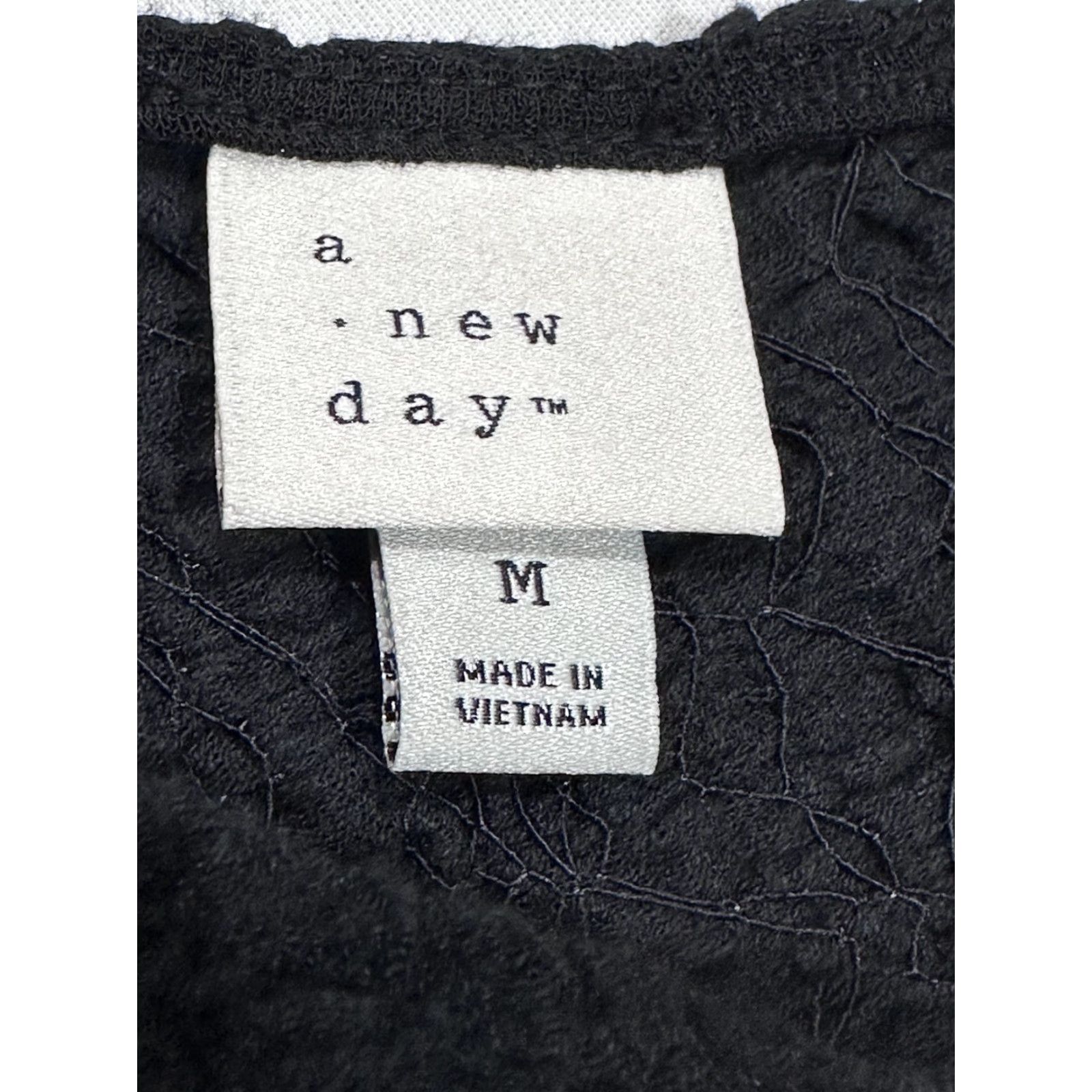 Vintage A New Day Tank M Black V Neck Sleeveless Stretch Textured Slim Grunge Whimsigoth Shirt Womens Size M / US 6-8 / IT 42-44 - 3 Thumbnail