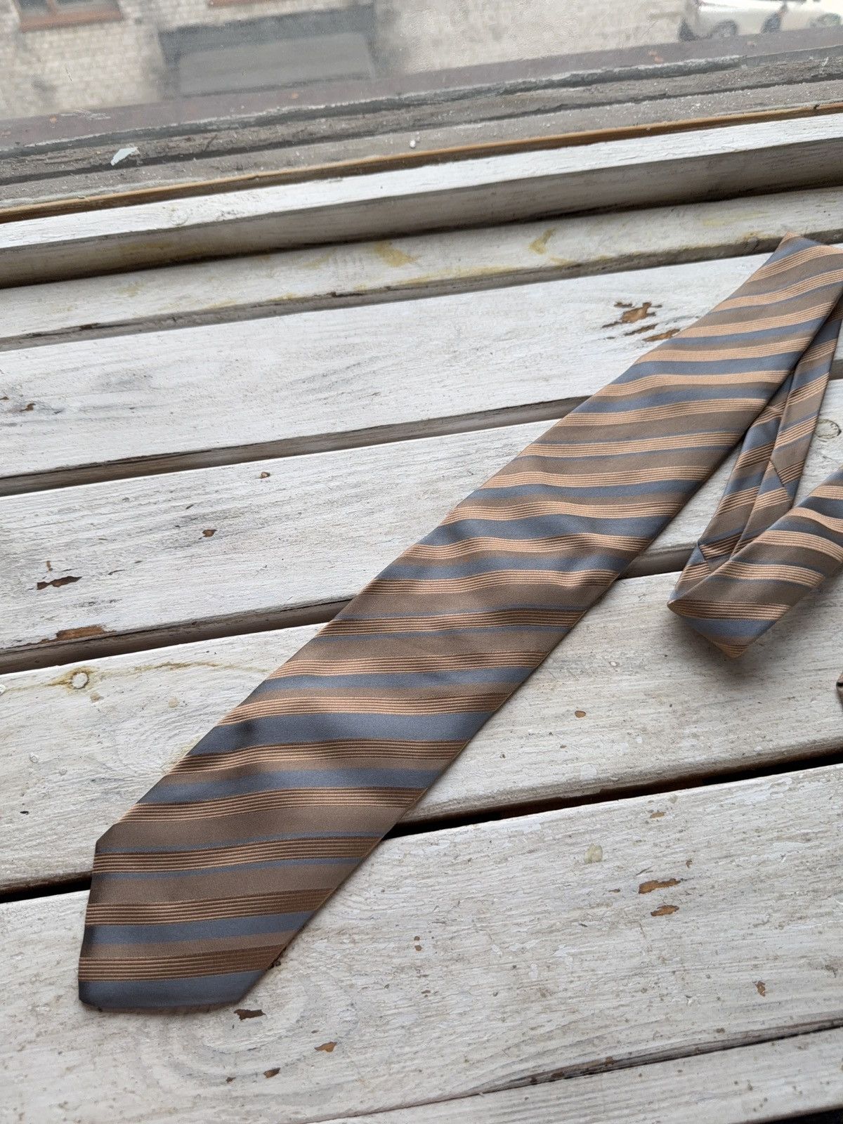 Designer × Hugo Boss Hugo Boss Made in Italy Silk Tie Brown Gray Stripe Size ONE SIZE - 2 Thumbnail