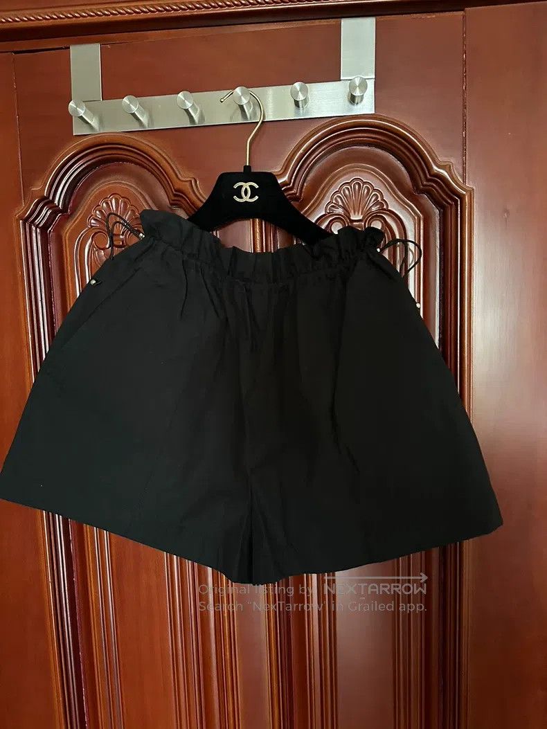 Hermes Hermes Black Leather Petal Shorts Size 26" / US 2 / IT 38 - 1 Thumbnail