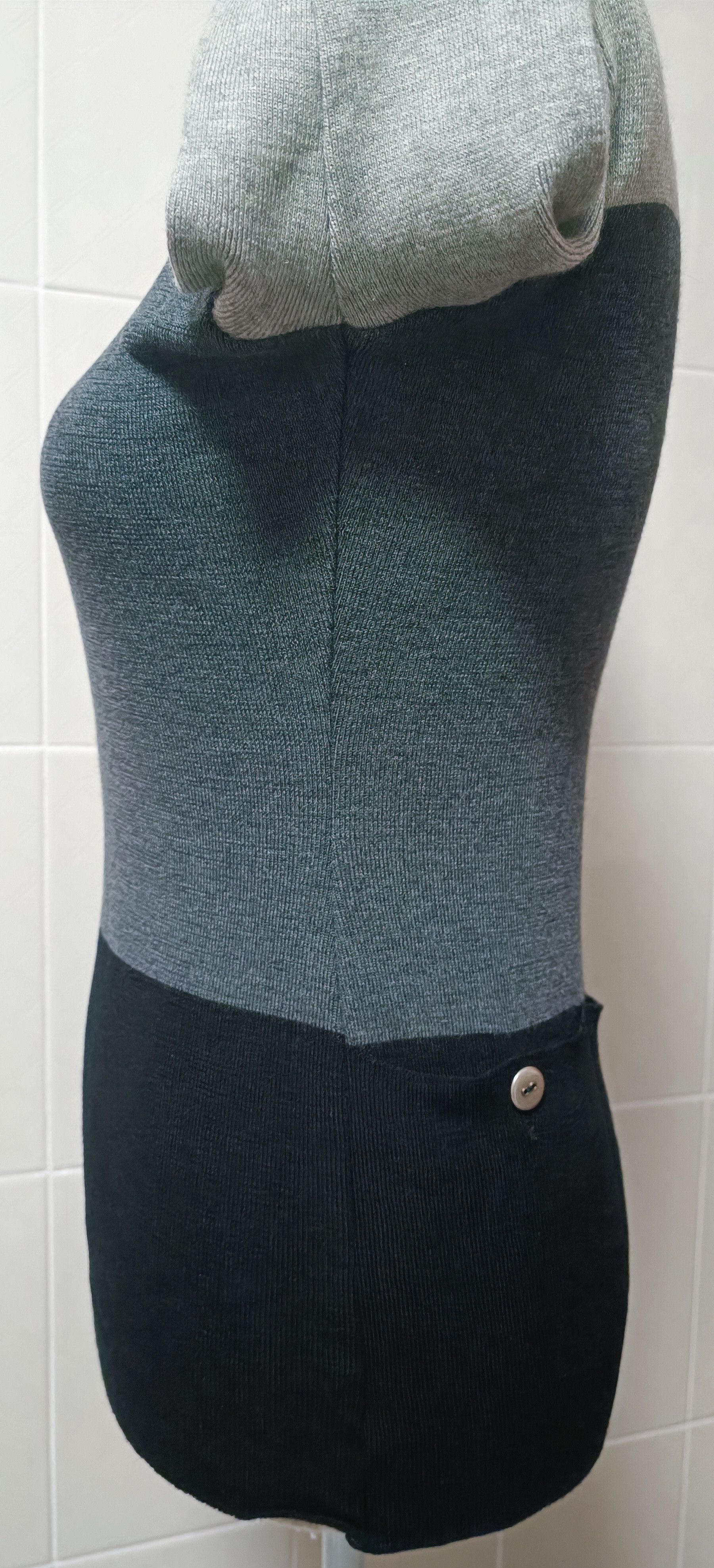 Jean Paul Gaultier Gray wool knit sweater with back pocket. Size S / US 4 / IT 40 - 18 Thumbnail