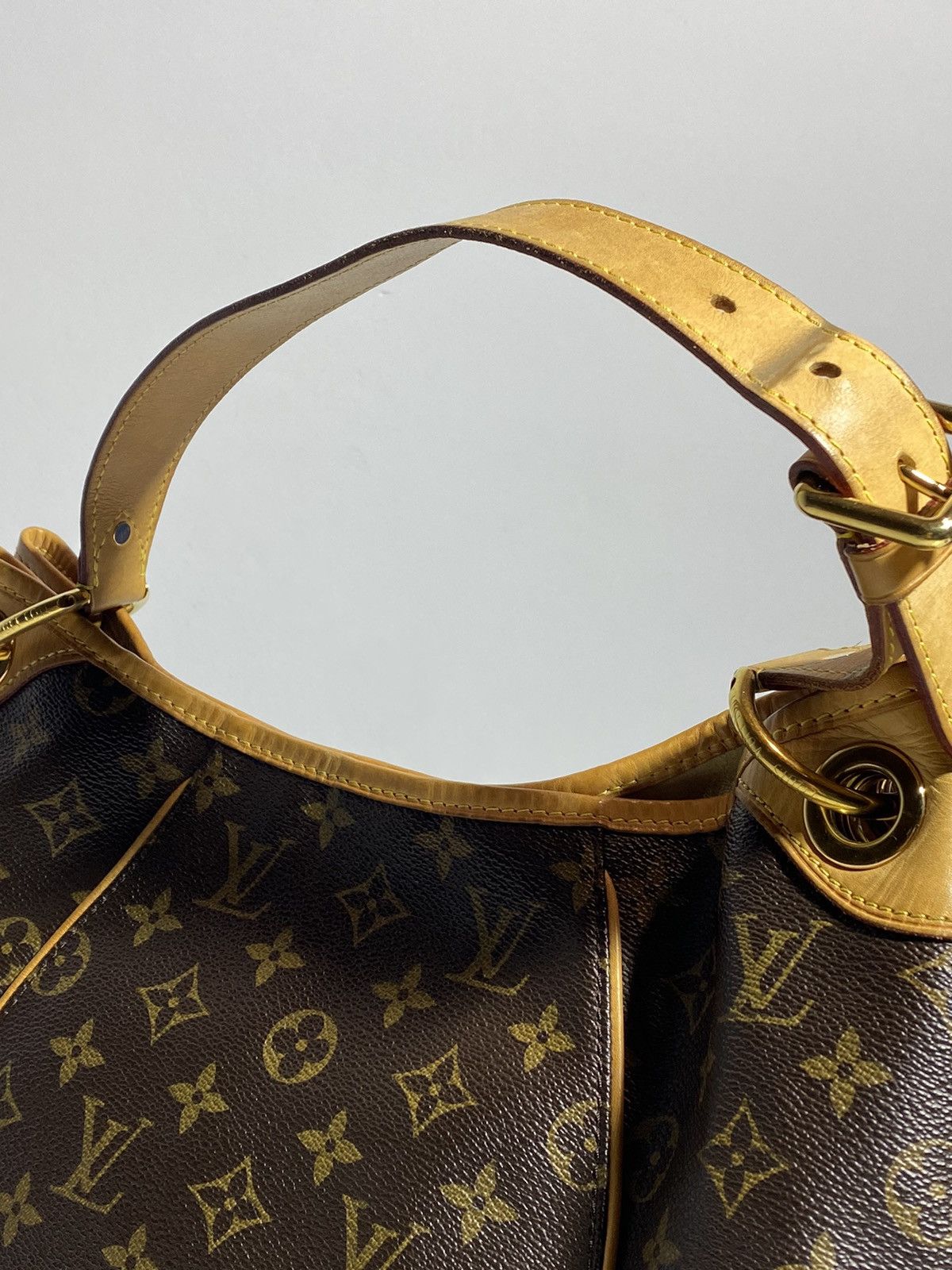 Louis Vuitton Louis Vuitton Galliera Shoulder Bag Tote Monogram Leather Size ONE SIZE - 4 Thumbnail