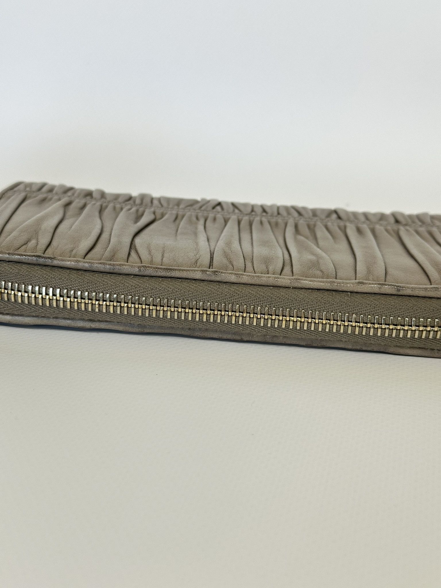 Prada Prada Long Wallet Nappa Gaufre Beige Leather Vintage Size ONE SIZE - 10 Thumbnail