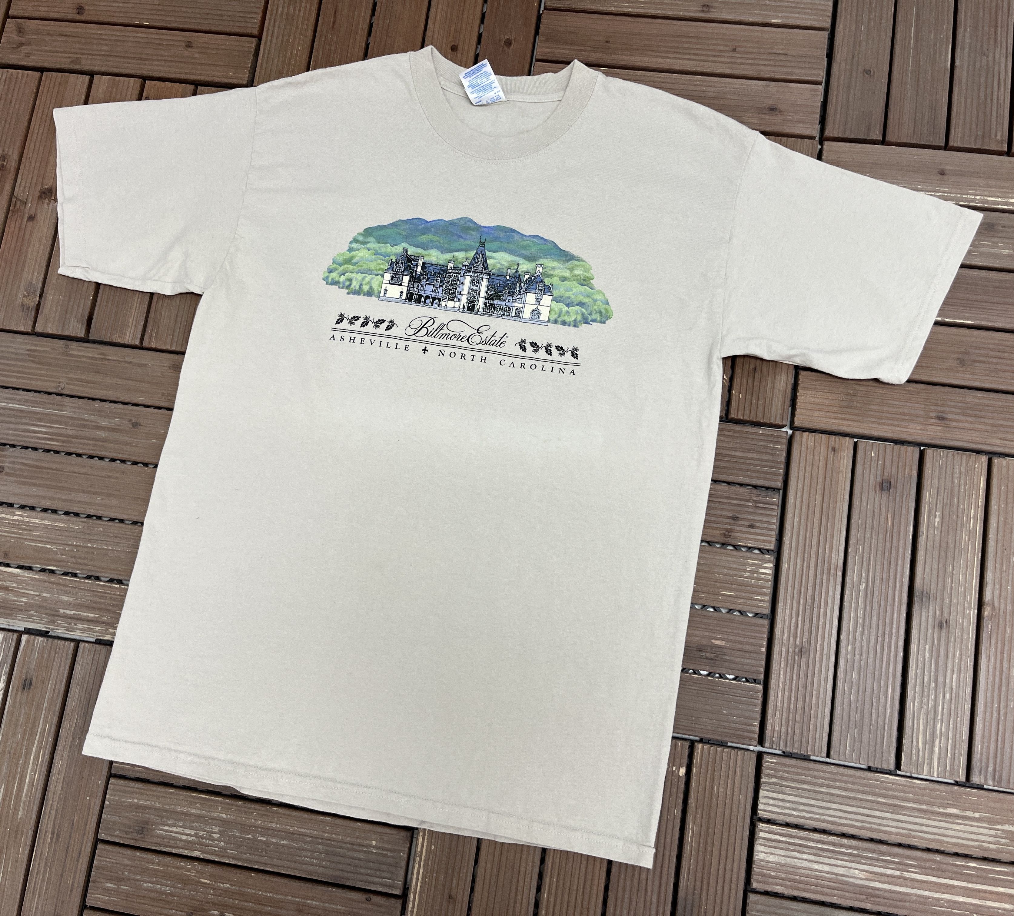 Vintage Biltmore Estate Asheville, NC Vintage Beige Tourist Tee Size US L / EU 52-54 / 3 - 3 Thumbnail
