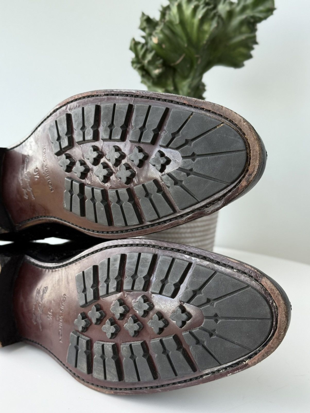 Louis Vuitton Louis Vuitton Brogue Oxford Ankle Boot Higt Leather / Suede Size US 11 / EU 44 - 10 Thumbnail
