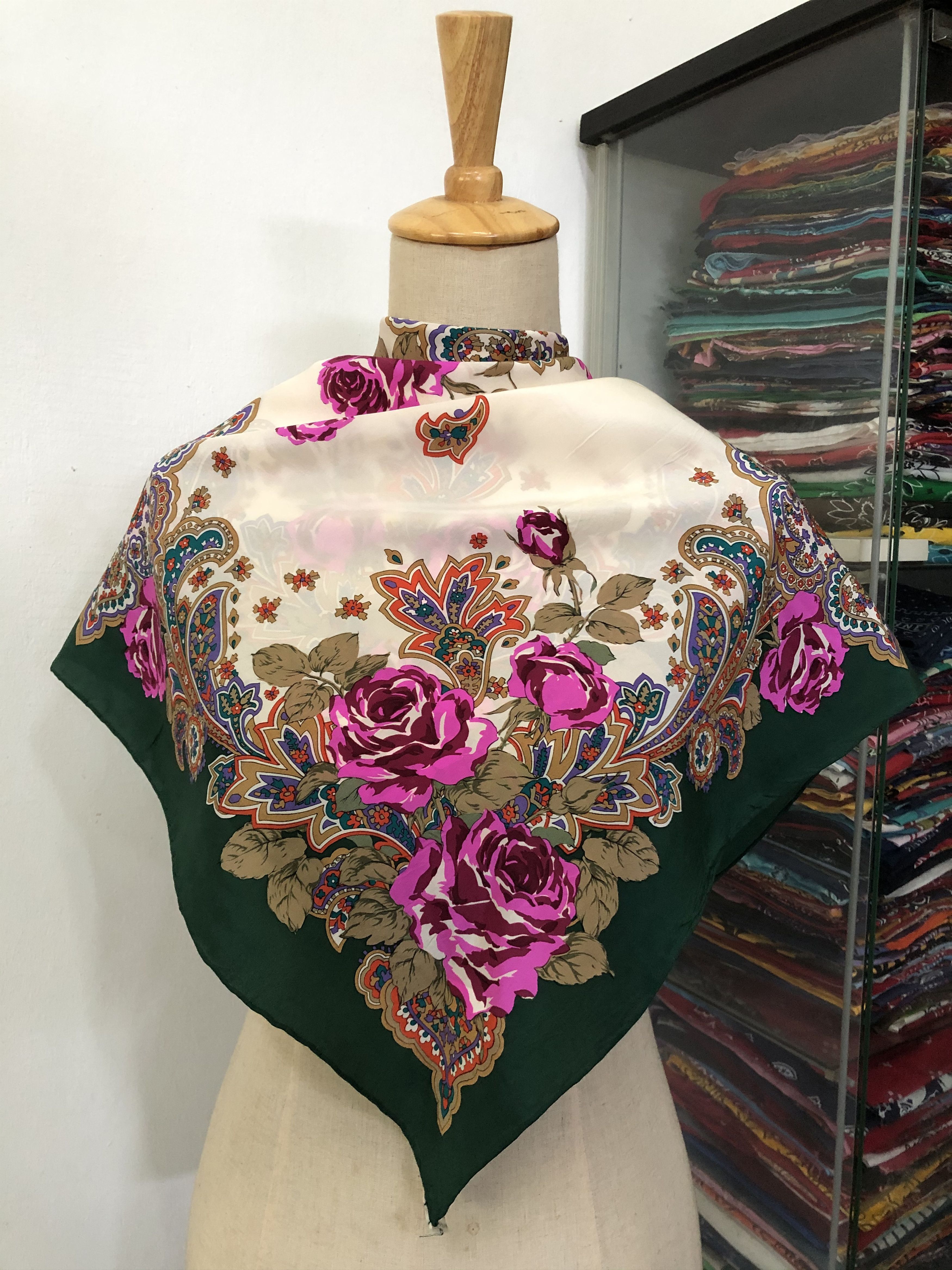 Vintage Vintage Silk Scarf Size ONE SIZE - 1 Thumbnail