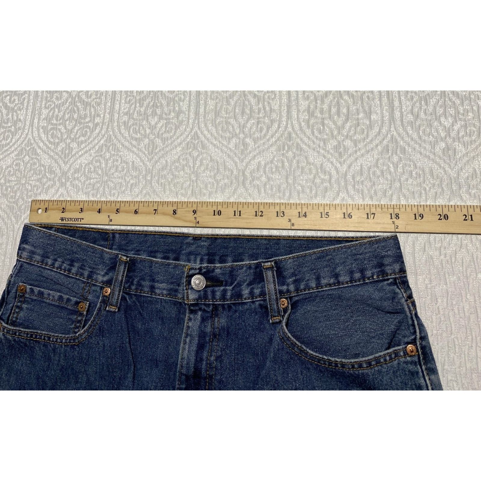 Levi's VINTAGE? (No) Levis Levi's 550 Jeans Mens 36x32 Relaxed Fit Denim Blue 5-Pocket Straight Casual Wear Mens jeans Size US 36 / EU 52 - 6 Thumbnail