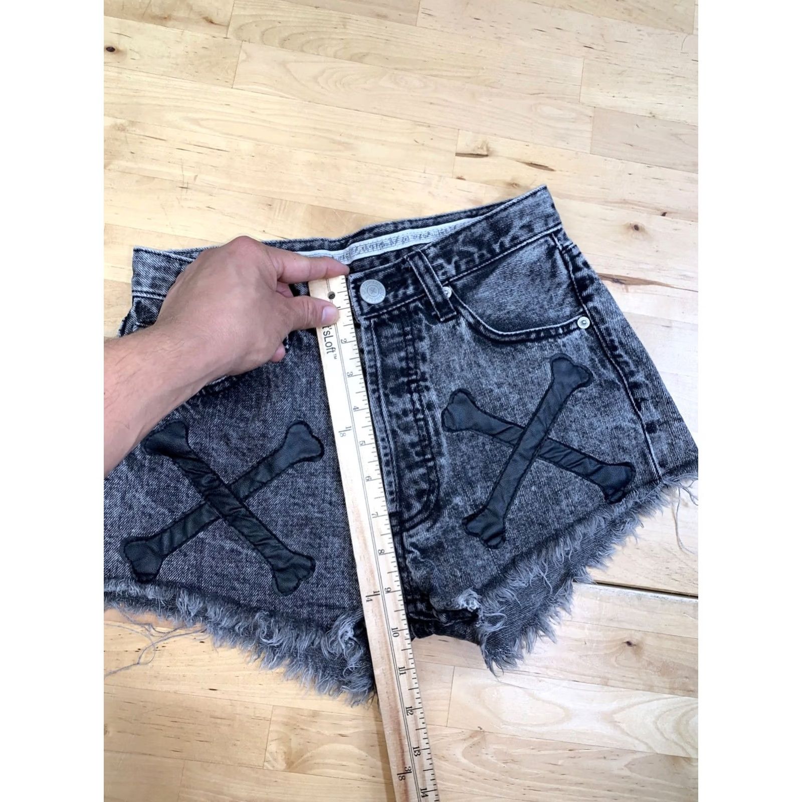 Bones Jouetie Shorts Women 24 Black 2" Inseam Denim Festival 13267 Cross Bone Y2K Biker Pockets Cotton Flat Front Vintage No Size 42" / US 20 - 6 Thumbnail