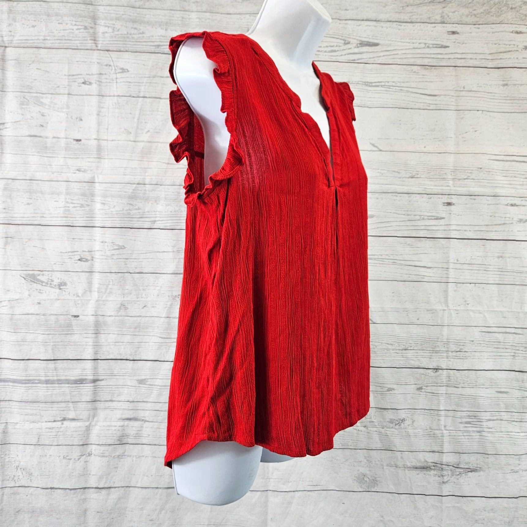 Vintage VINTAGE? Universal Thread Womens Top Sz Small Solid Red Sleeveless V-Neck Rayon Blend Shirts? Size S / US 4 / IT 40 - 3 Thumbnail