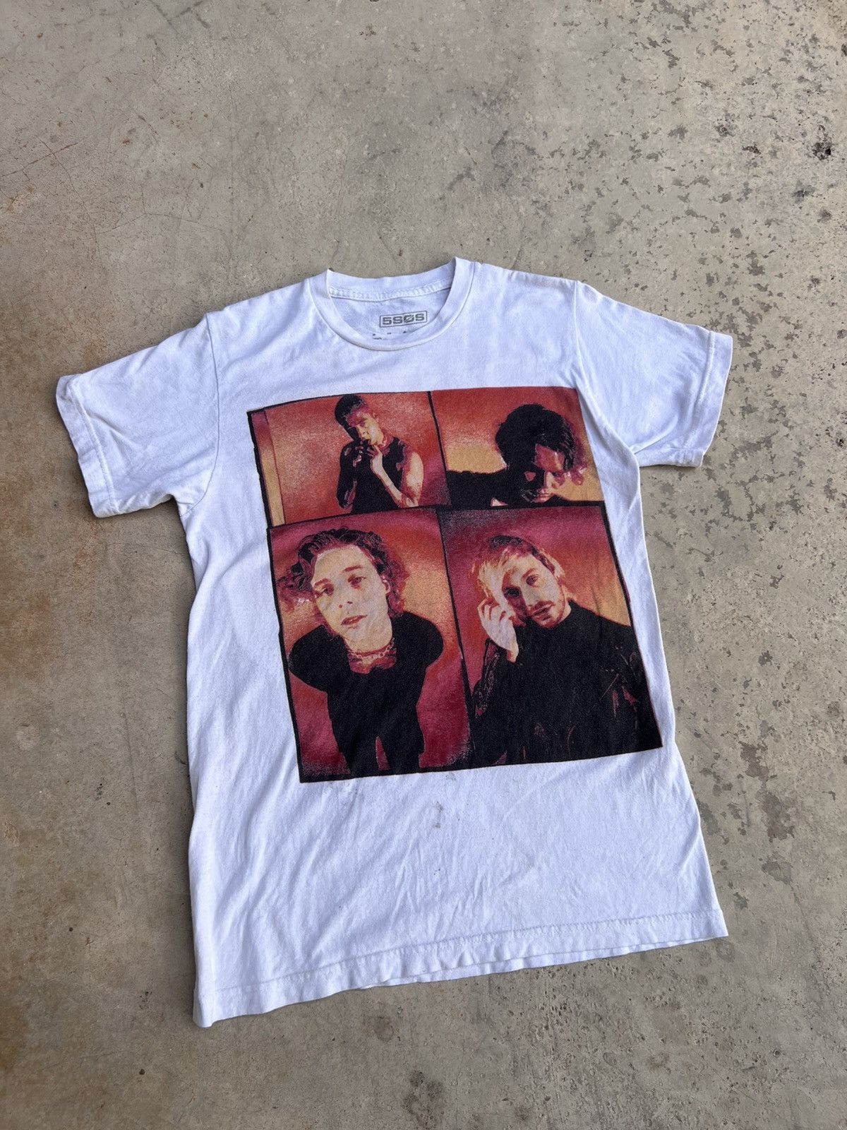 Band Tees 5SOS 5 Second Of Summer 2019 Tour Band Tshirt Size US S / EU 44-46 / 1 - 1 Thumbnail