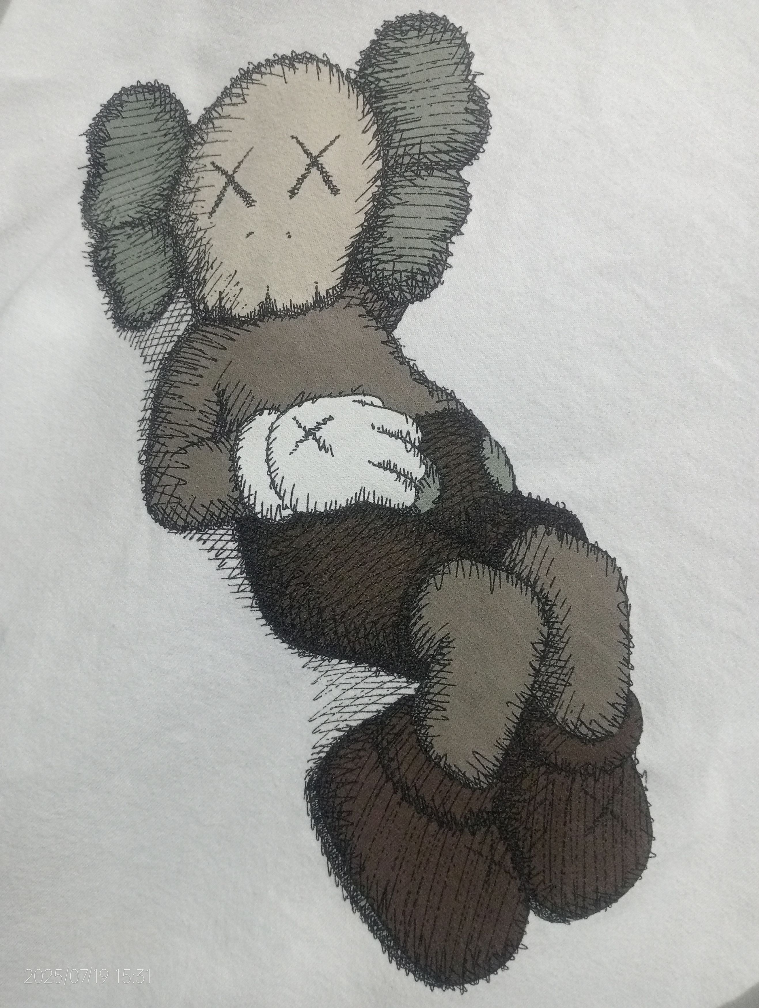 Kaws KAWS Tokyo First UT Tee Size US L / EU 52-54 / 3 - 4 Thumbnail