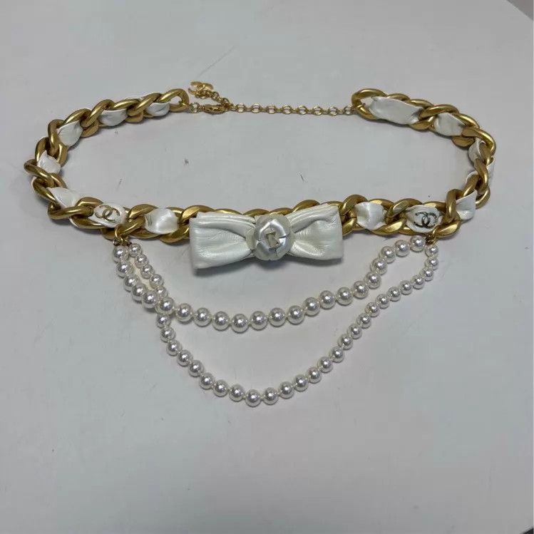 Chanel Chanel White Leather Chain Bow Logo Waist Chain Size ONE SIZE - 1 Thumbnail