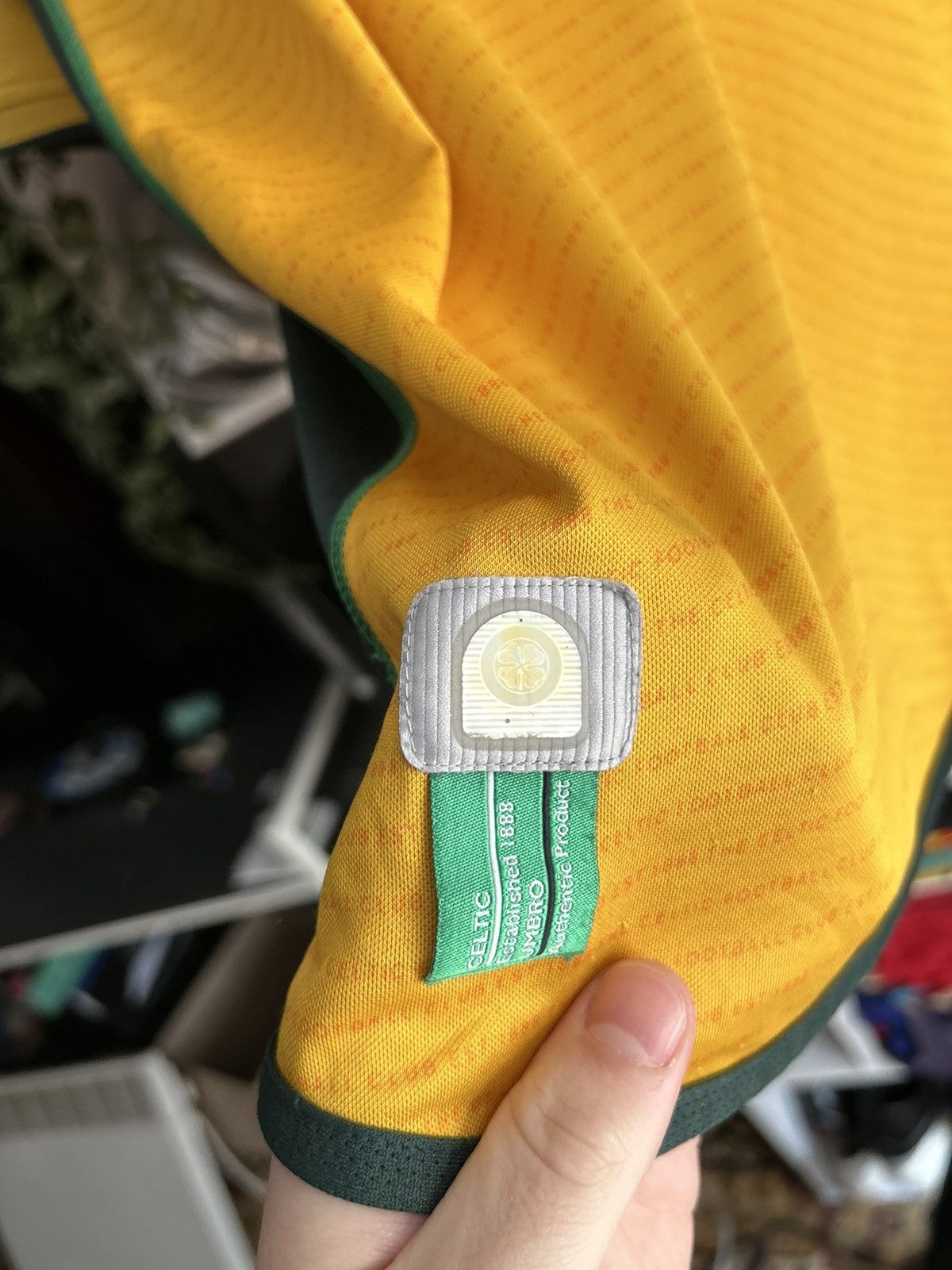 Umbro × Vintage Celtic 2002/03 away Umbro soccer jersey Size US XL / EU 56 / 4 - 10 Thumbnail