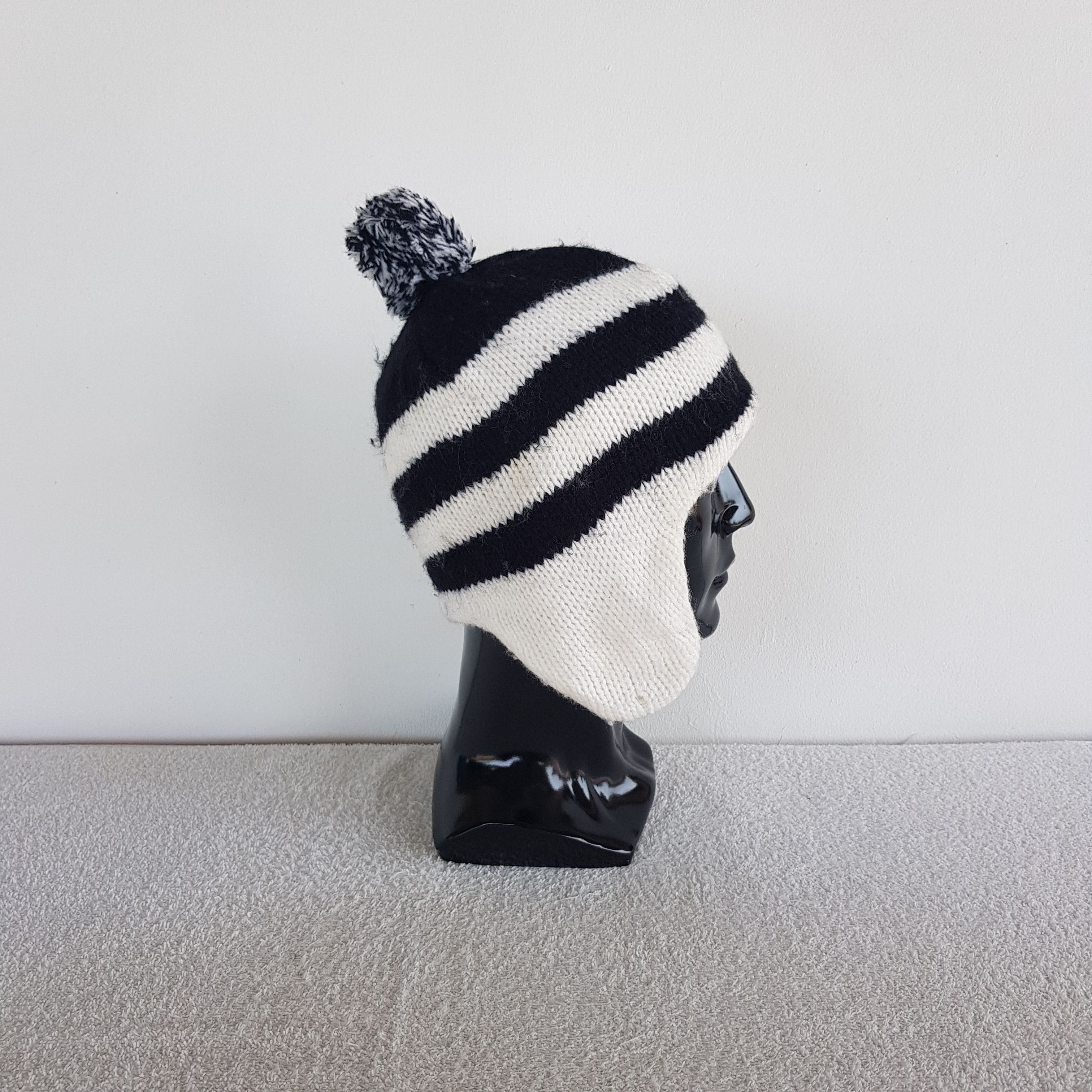 Comme Ca Ism Vintage Japanese Earflap Beanie Ribbed Pom Snow Caps Hats. Size ONE SIZE - 3 Thumbnail