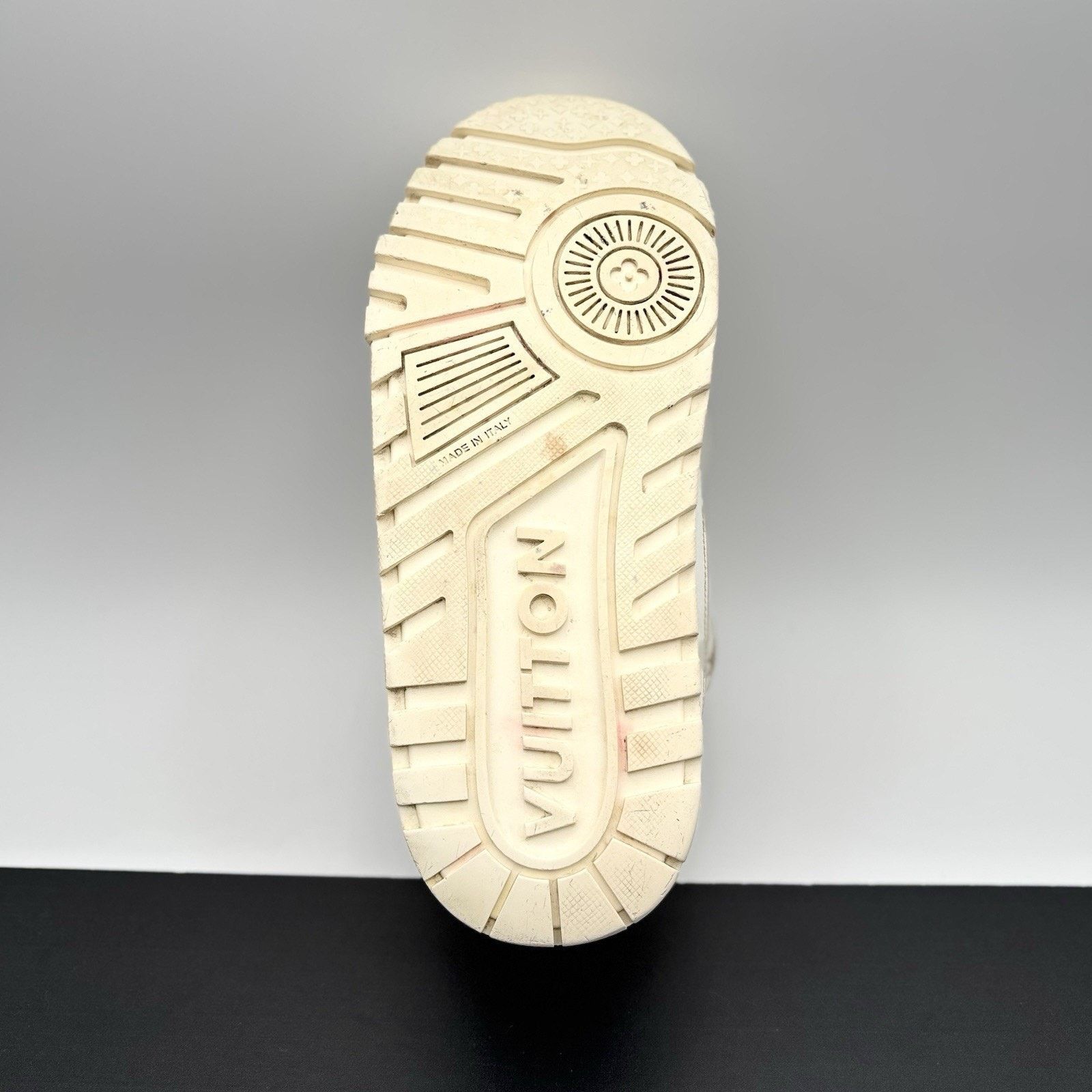 Louis Vuitton (10-10.5 US) Louis Vuitton Maxi Trainer ' White ' Size US 10 / EU 43 - 9 Thumbnail