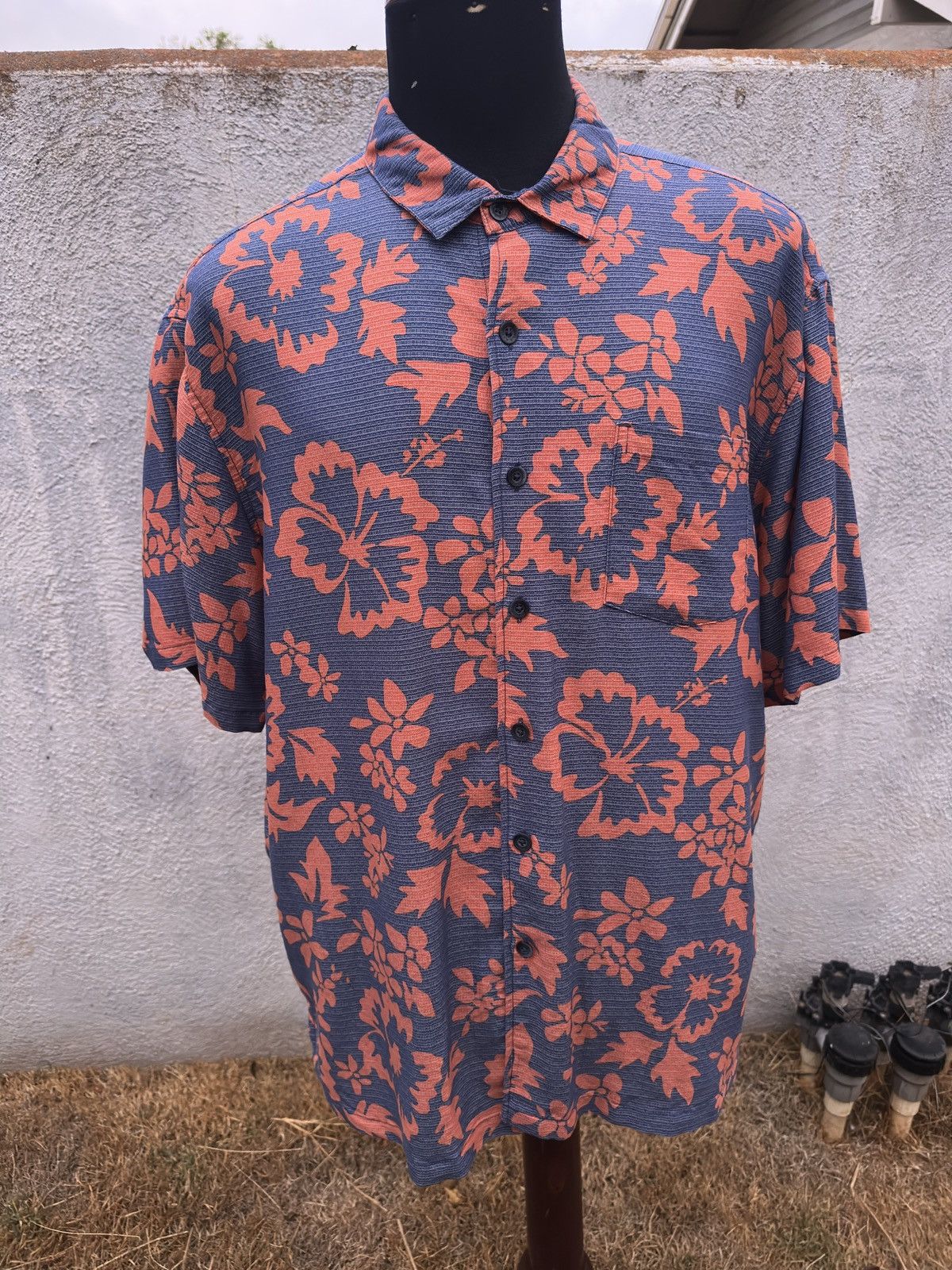 Kahala PreOwned Kahala Hawaiian Print Full Button Red/Blue Men's Size US XL / EU 56 / 4 - 1 Thumbnail