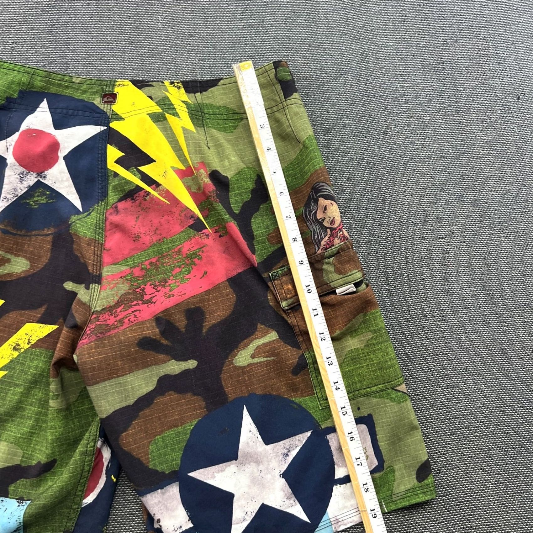 Quiksilver VINTAGE Quiksilver Board Shorts Mens Size 28 Drawstring Camo Flying Fortress Size US 28 / EU 44 - 6 Thumbnail