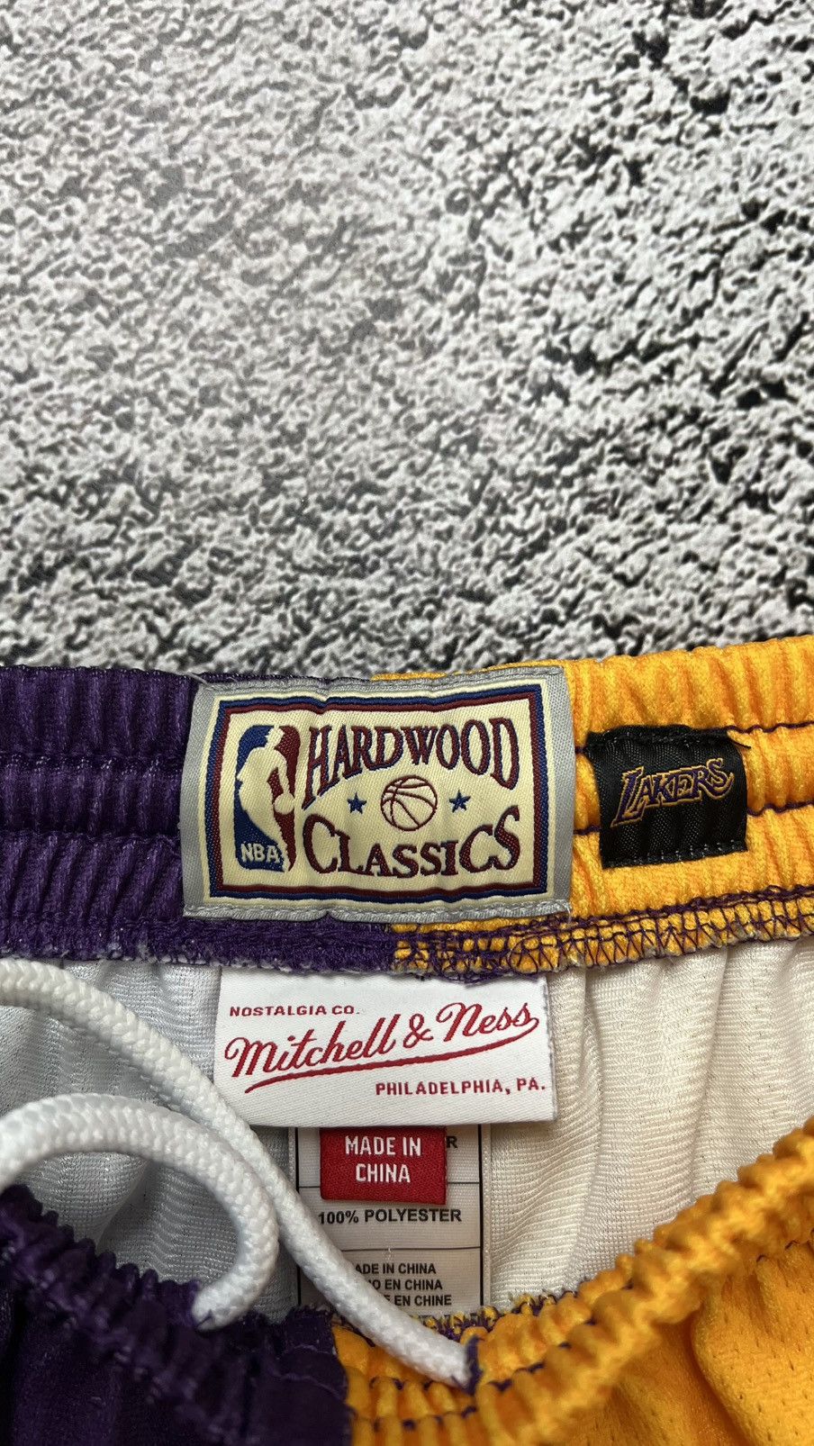Mitchell & Ness Los Angeles Lakers NBA mitchell & ness overprinted shorts Size US 30 / EU 46 - 4 Thumbnail