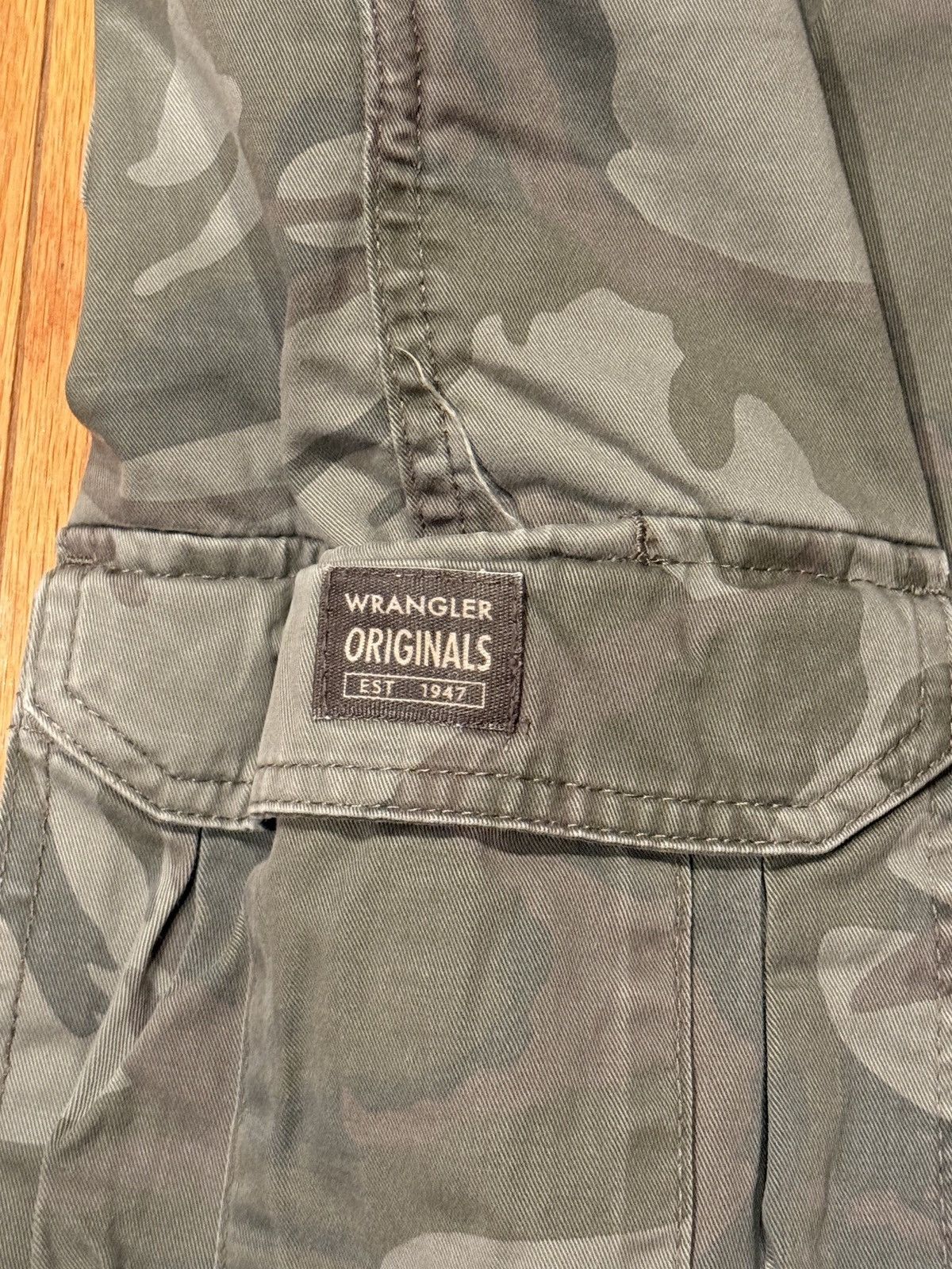 Wrangler Vintage 90s Wrangler Originals Baggy Camo Cargo Shorts Size US 42 / EU 58 - 3 Thumbnail