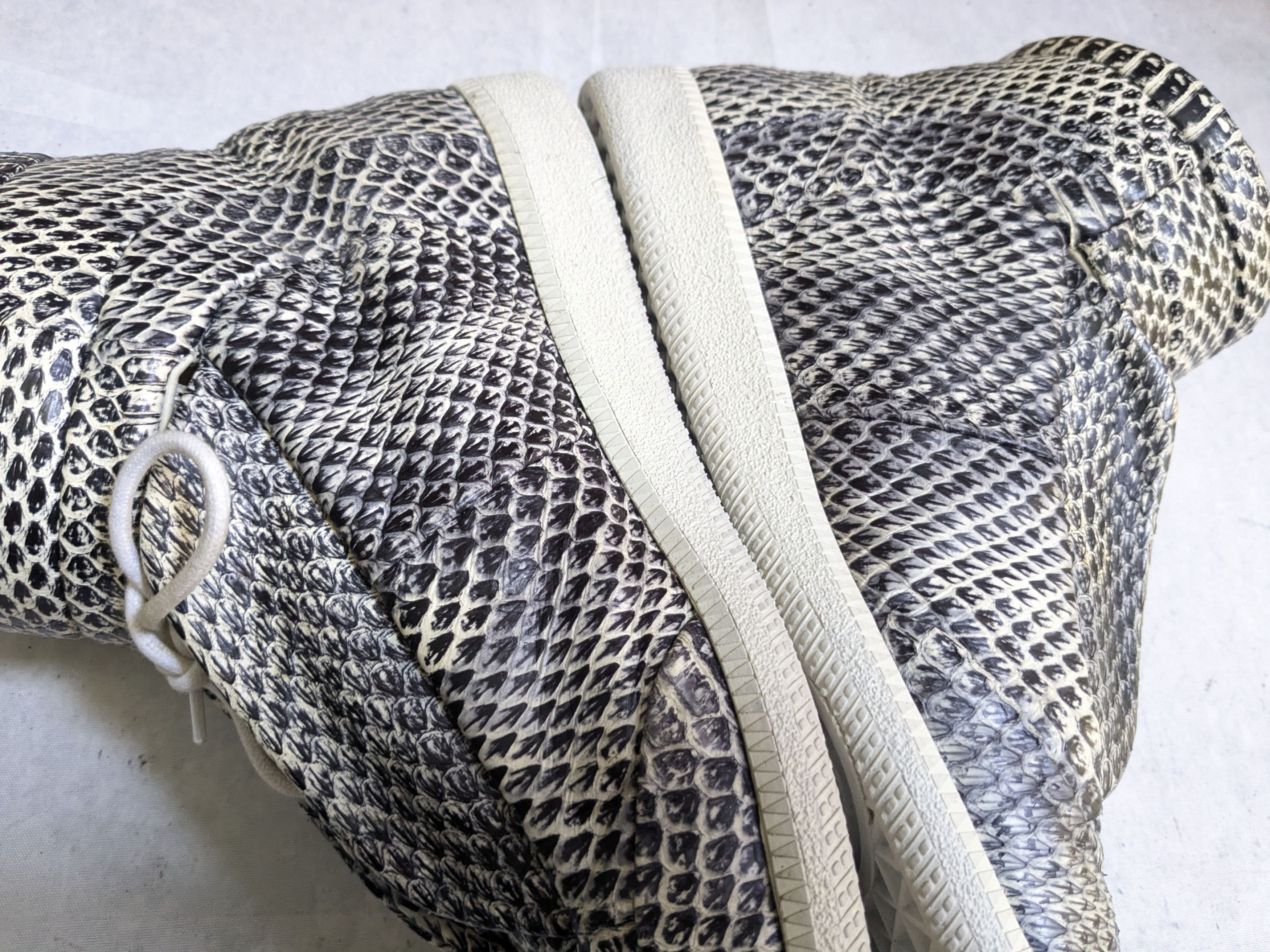 Maison Margiela Maison Margiela Future White Snakeprint 10 43 High Tops Size US 10 / EU 43 - 17 Thumbnail