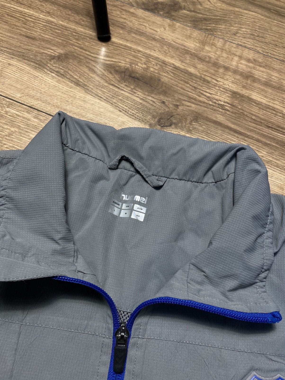 Hummel EVERTON FOOTBALL SOCCER TRAINING JACKET HUMMEL sz L MEN Size US L / EU 52-54 / 3 - 5 Thumbnail