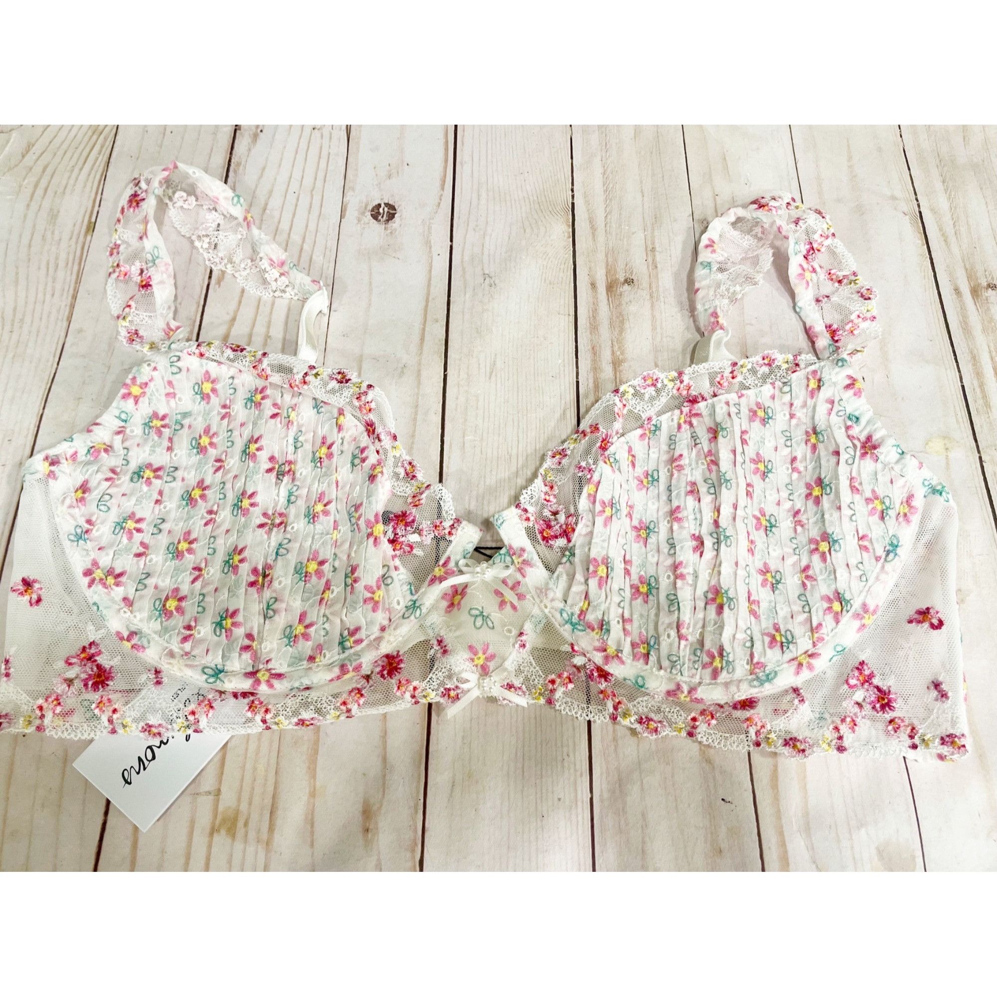 For Love & Lemons NWT For Love and Lemons Floral Lace Bra sz 38C Size XS / US 0-2 / IT 36-38 - 1 Thumbnail
