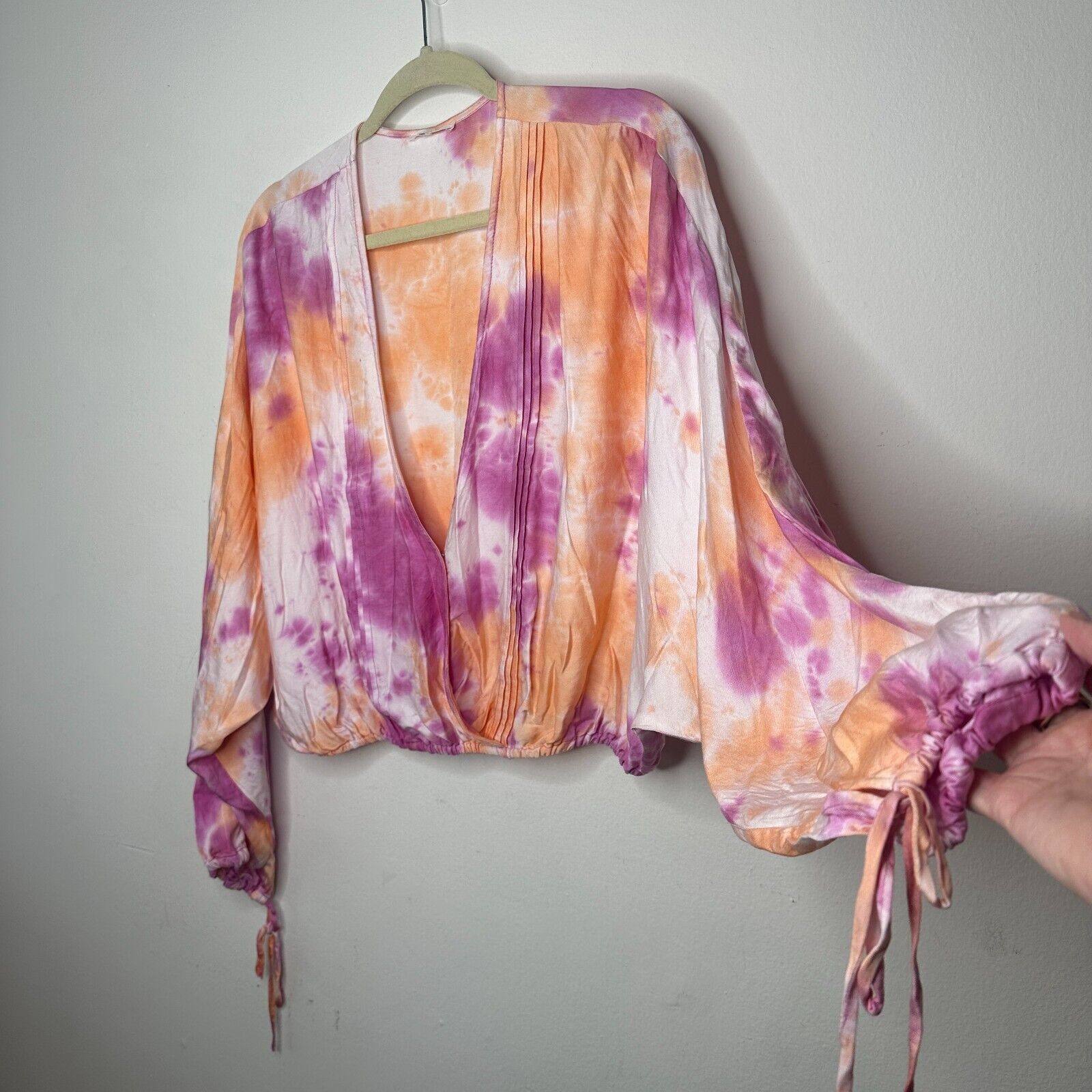 REVOLVE Revolve Tularosa Dolce Pastel Tie Dye Pintuck Top Cuff Tie M Size S / US 4 / IT 40 - 2 Thumbnail