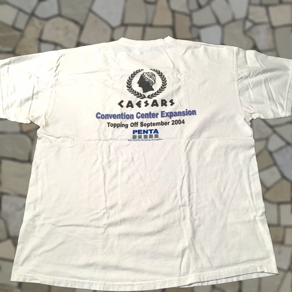 Gildan T-Shirt Large caesers forum millions largest convention history Size US XL / EU 56 / 4 - 1 Thumbnail