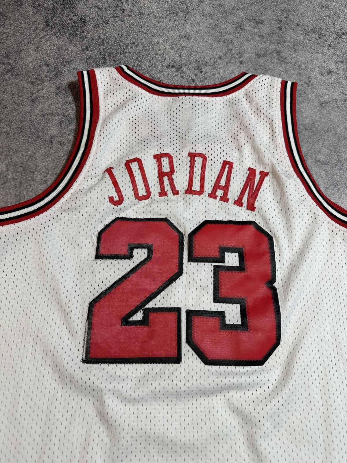NBA Vintage Nike Chicago Bulls Jordan 23 NBA Basketball Jersey Size US XL / EU 56 / 4 - 3 Thumbnail