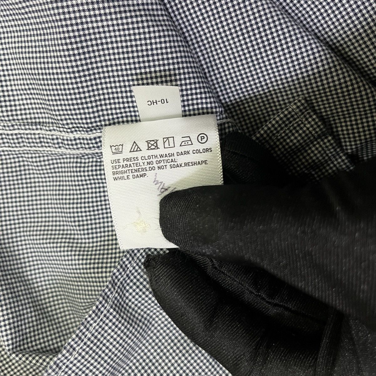 Uniqlo Uniqlo Small Checkered Button Up Shirt Size US S / EU 44-46 / 1 - 7 Thumbnail