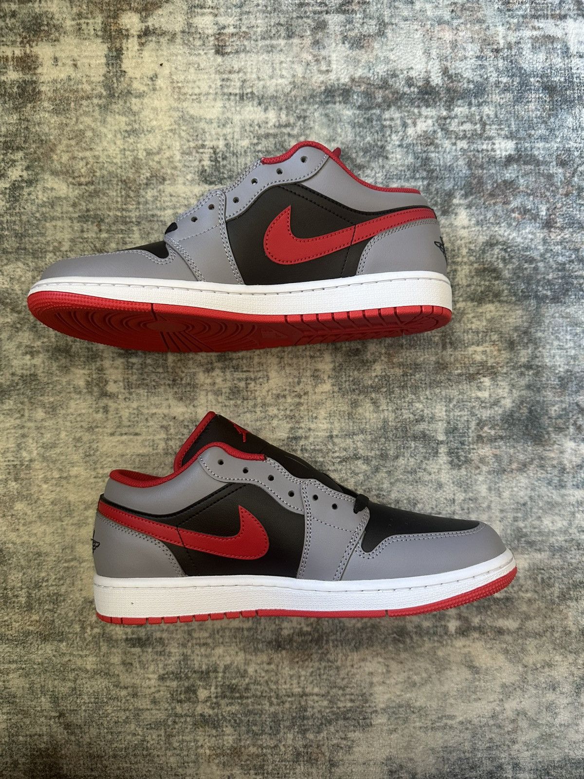Jordan Brand Air Jordan 1 Low Black/Fire Red-Cement Grey Size US 10 / EU 43 - 2 Thumbnail