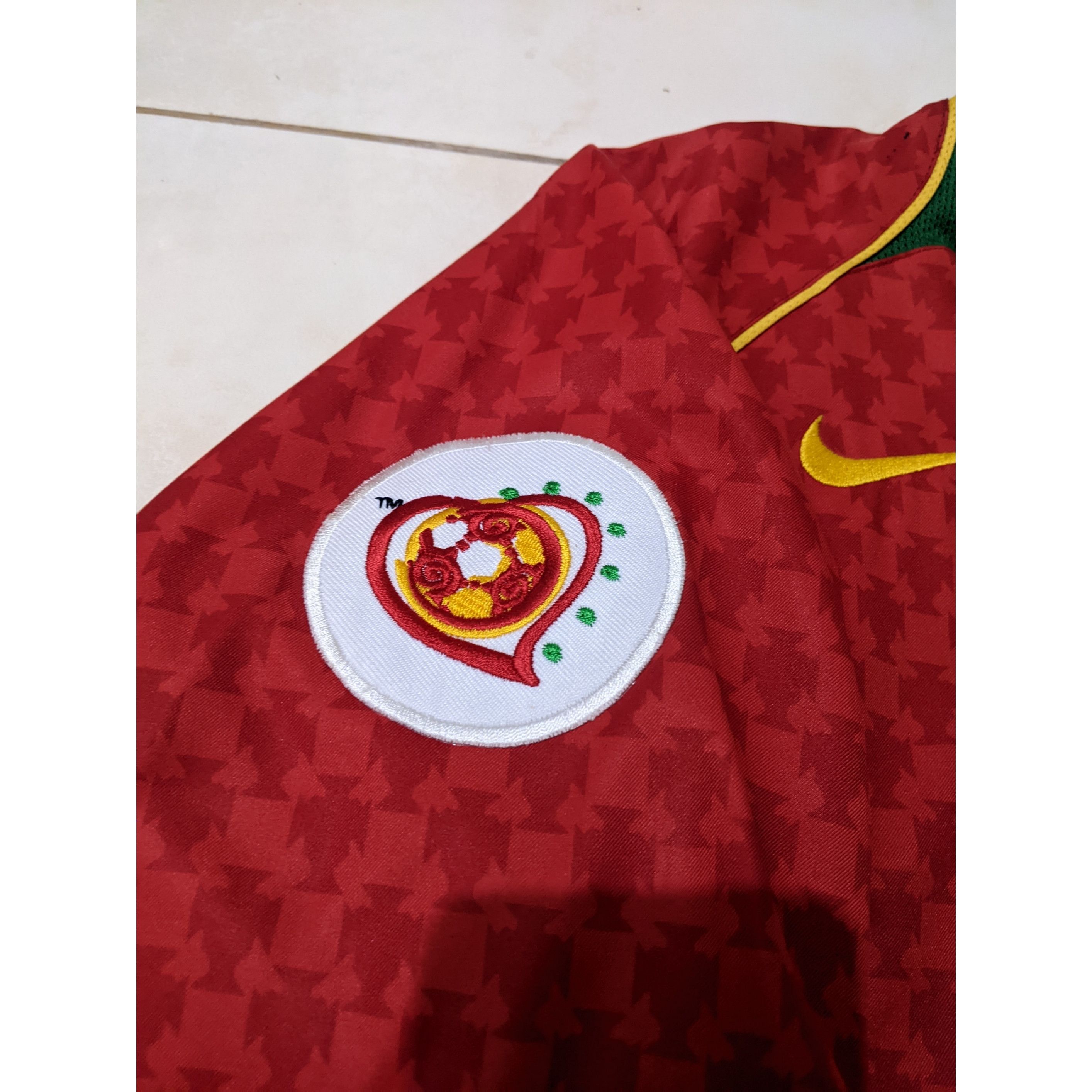 Nike Jersey Portugal euro 2004 home Luis figo football shirt Size US L / EU 52-54 / 3 - 10 Thumbnail