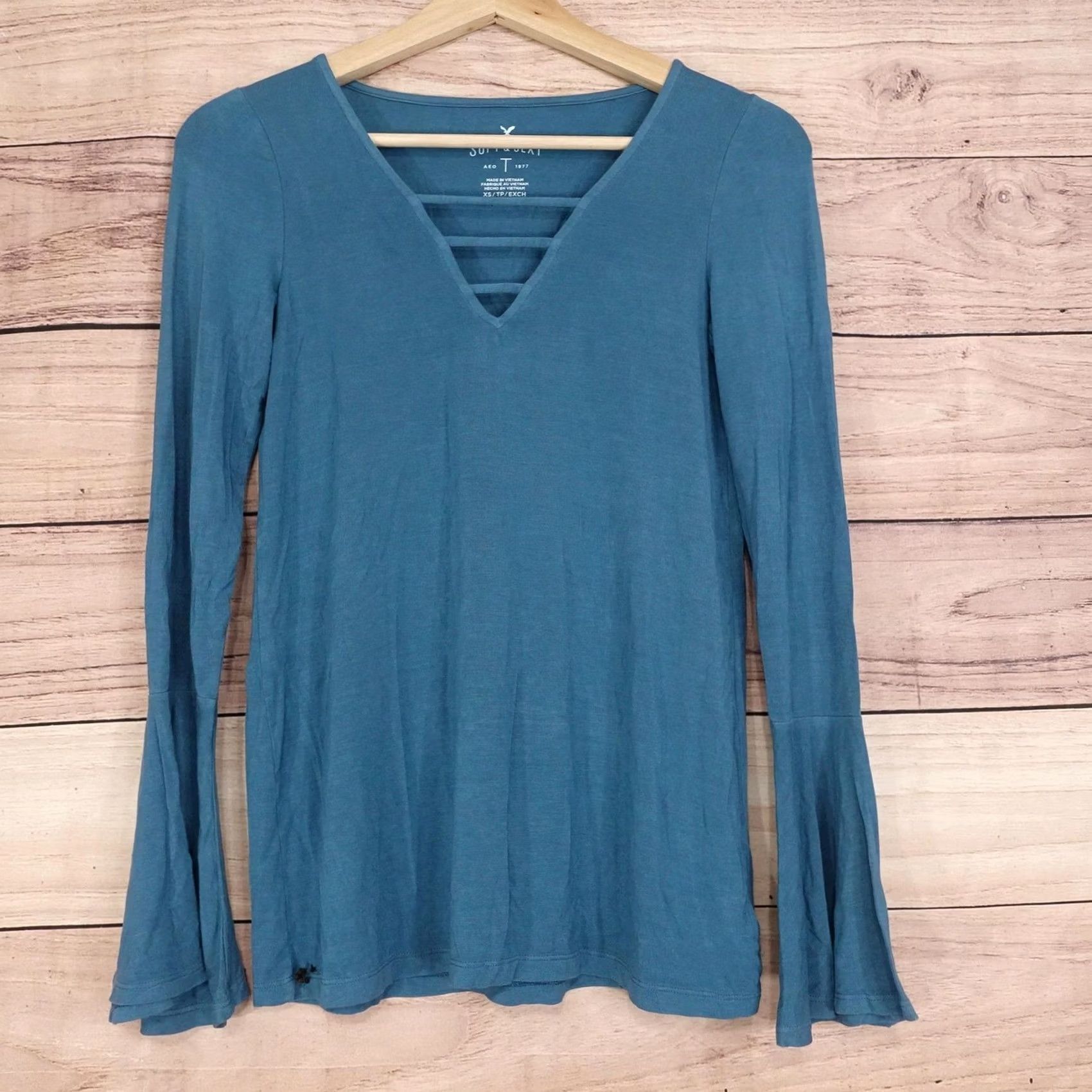 American Eagle Outfitters American Eagle Outfitters T-Shirt Womens XS Blue V-Neck Bell Sleeve Jersey Pullover Soft & Sexy Slim Size XS / US 0-2 / IT 36-38 - 2 Thumbnail