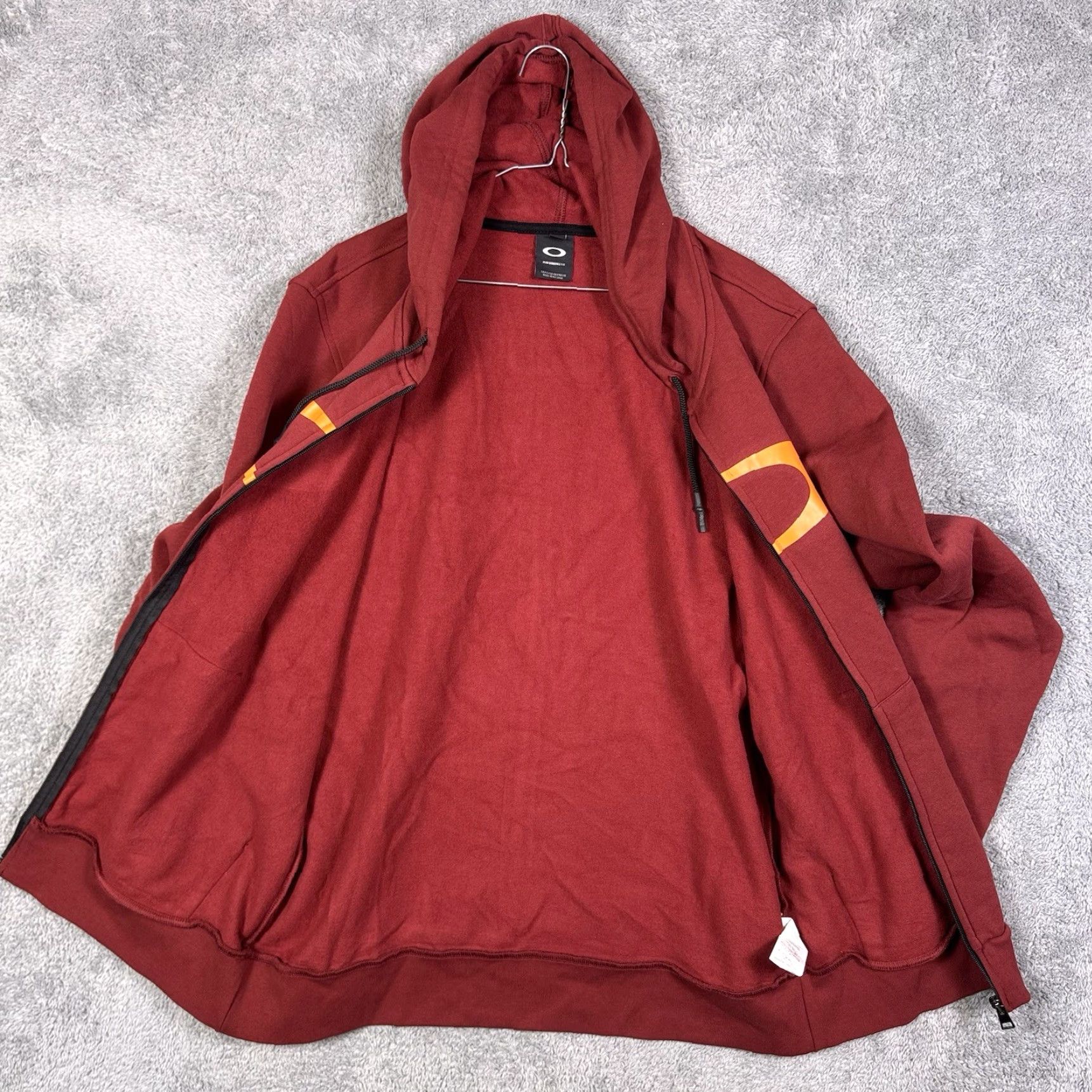 Oakley **Red Oakley Hoodie Mens 2XL Full Zip Fleece Sweatshirt Jacket** User: Red Oakley Hoodie Mens 2XL Full Zip Fleece Sweatshirt Jacket Size US XXL / EU 58 / 5 - 6 Thumbnail