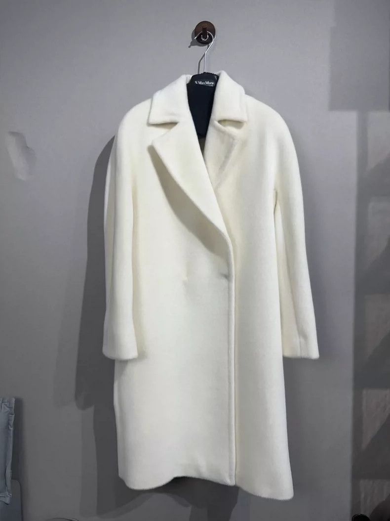 Max Mara Max Mara White Alpaca Coat Size M / US 6-8 / IT 42-44 - 1 Thumbnail