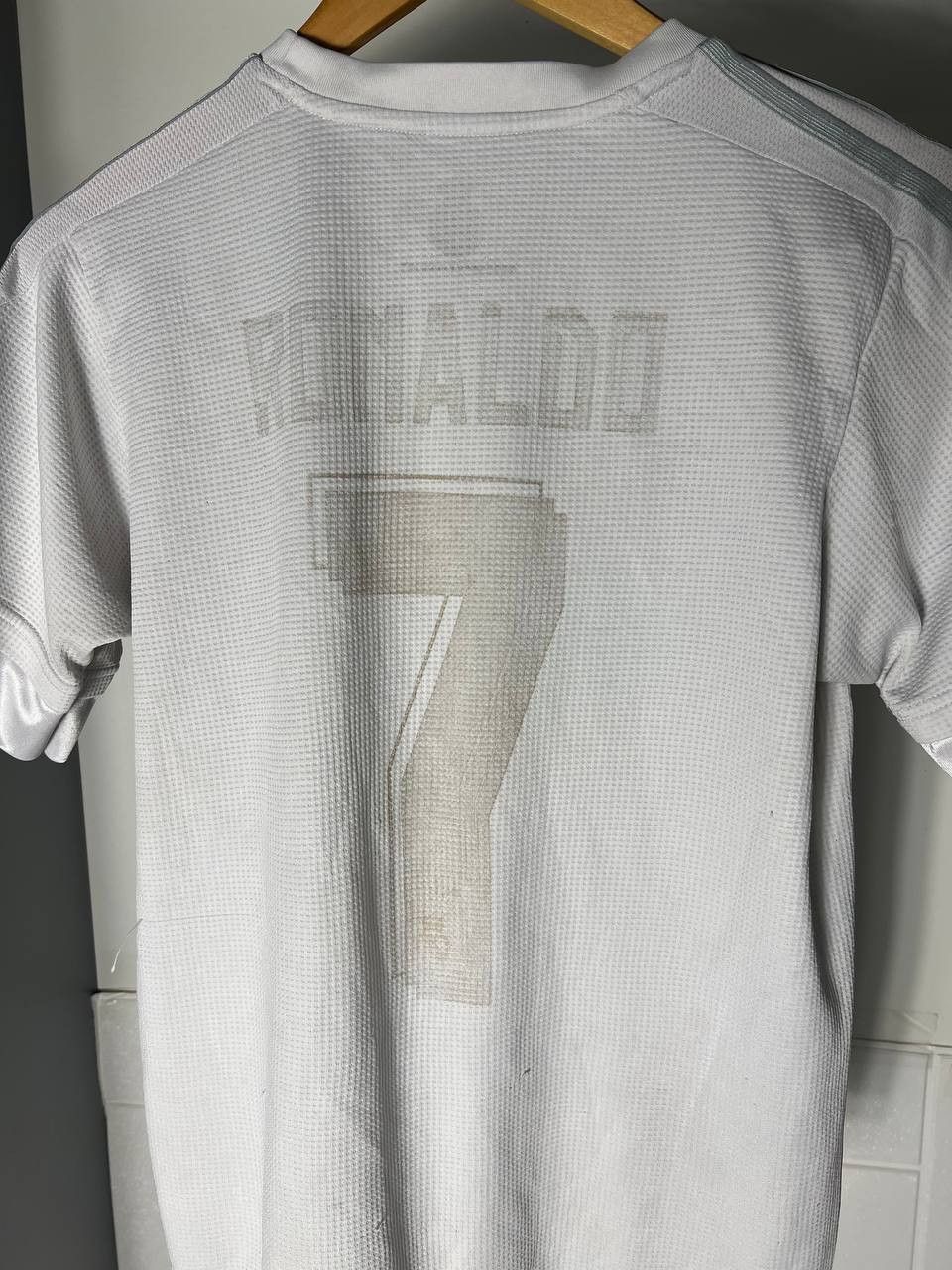 Adidas VINTAGE ADIDAS FC REAL MADRID SPAIN RETRO SOCCER JERSEY Y2K Size US S / EU 44-46 / 1 - 11 Thumbnail