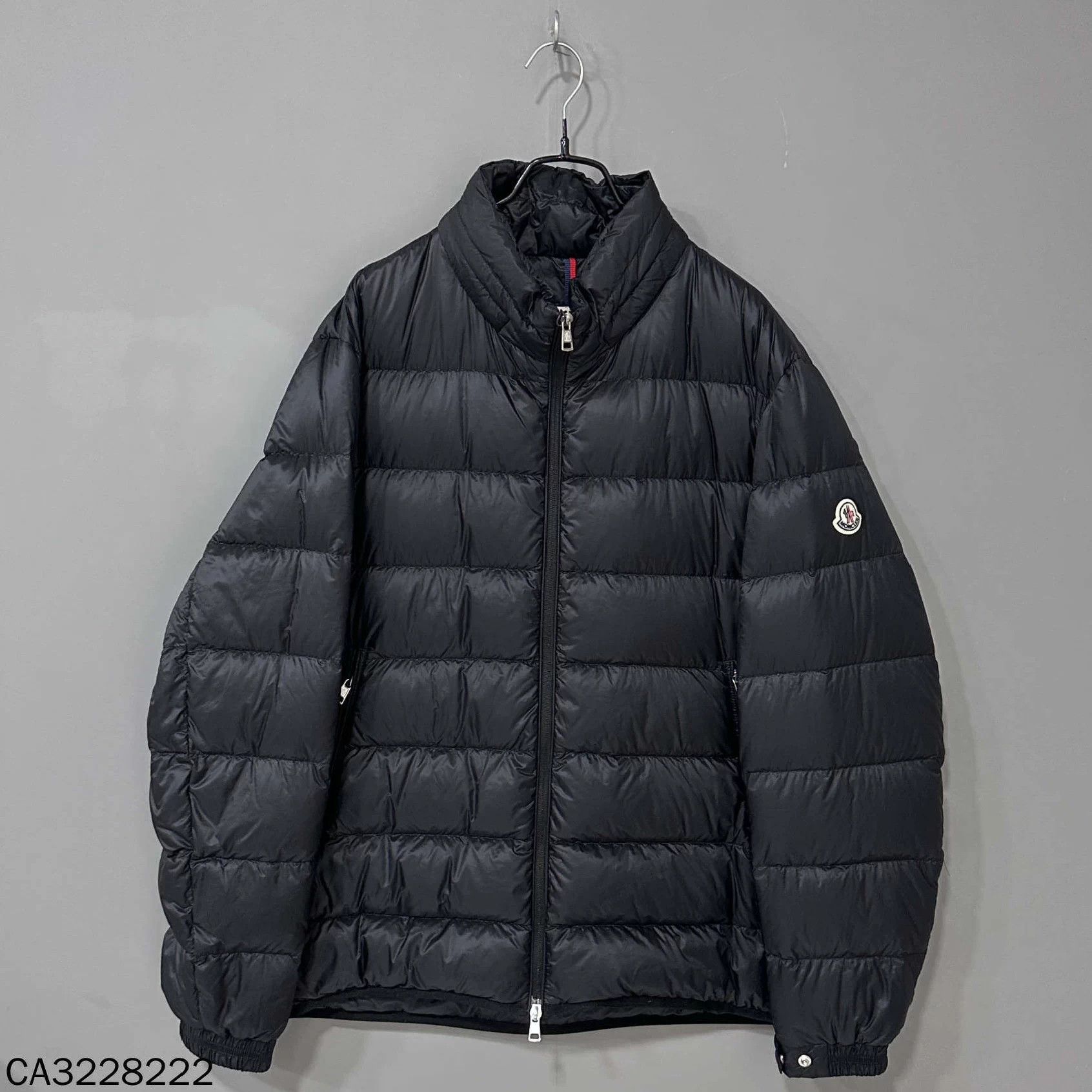 Moncler Moncler oversized matte arm logo down jacket no hood size 6 Size XL / US 12-14 / IT 48-50 - 1 Thumbnail