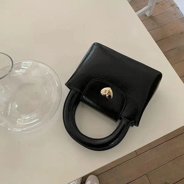 Vintage Heart Lock Pu Leather Handbag Size ONE SIZE - 2 Thumbnail