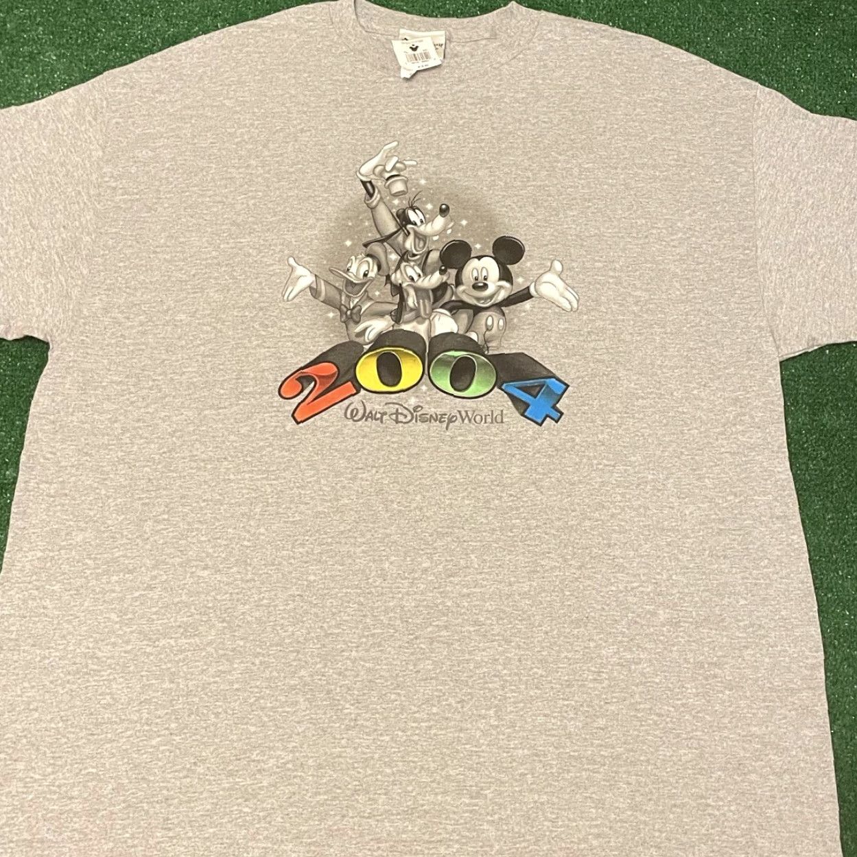 Disney VINTAGE Disney World Characters Classic Logo 2004 Shirt Mens XXL NWT Gray Mickey Mouse 90s Logo T-Shirt World Disney 90s Mens XXL Gray NWT Size US XXL / EU 58 / 5 - 3 Thumbnail