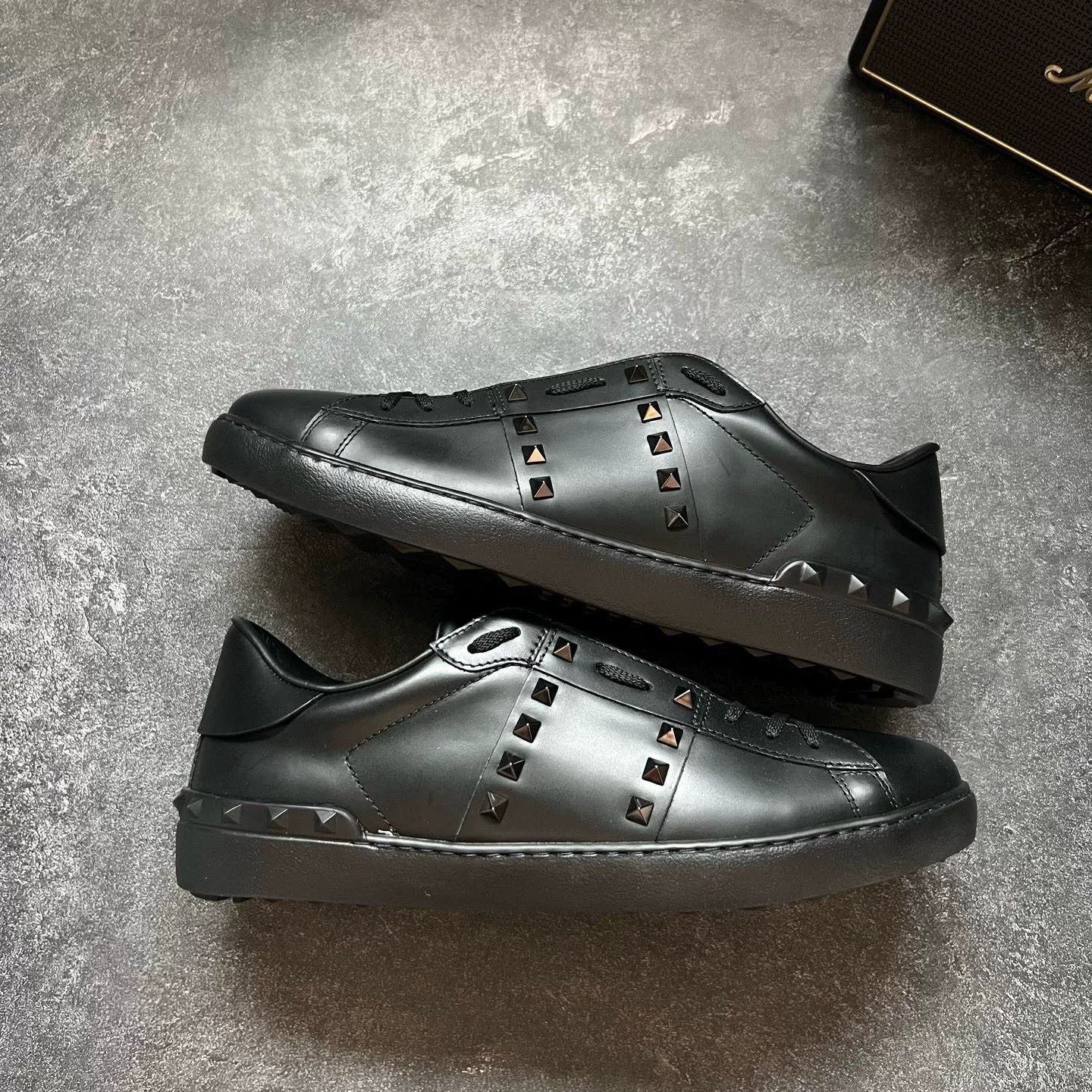 Valentino Valentino Black Lowtop Sneakers 44 Men Size US 10.5 / EU 43-44 - 1 Thumbnail
