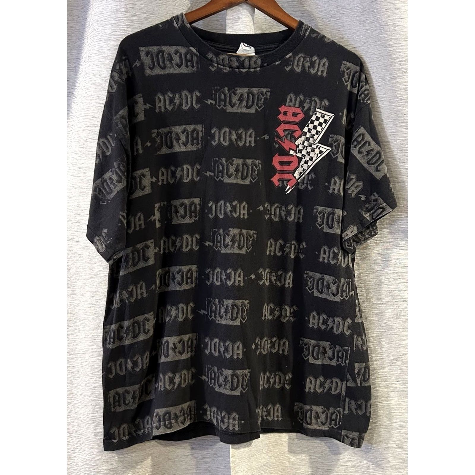 Vintage AC/DC Logo ALL OVER Logo Bolt Official Shirt XL Black Men T-Shirt Rock Music Band Cotton Crew Neck Shirt XL Mens Size US XL / EU 56 / 4 - 2 Thumbnail