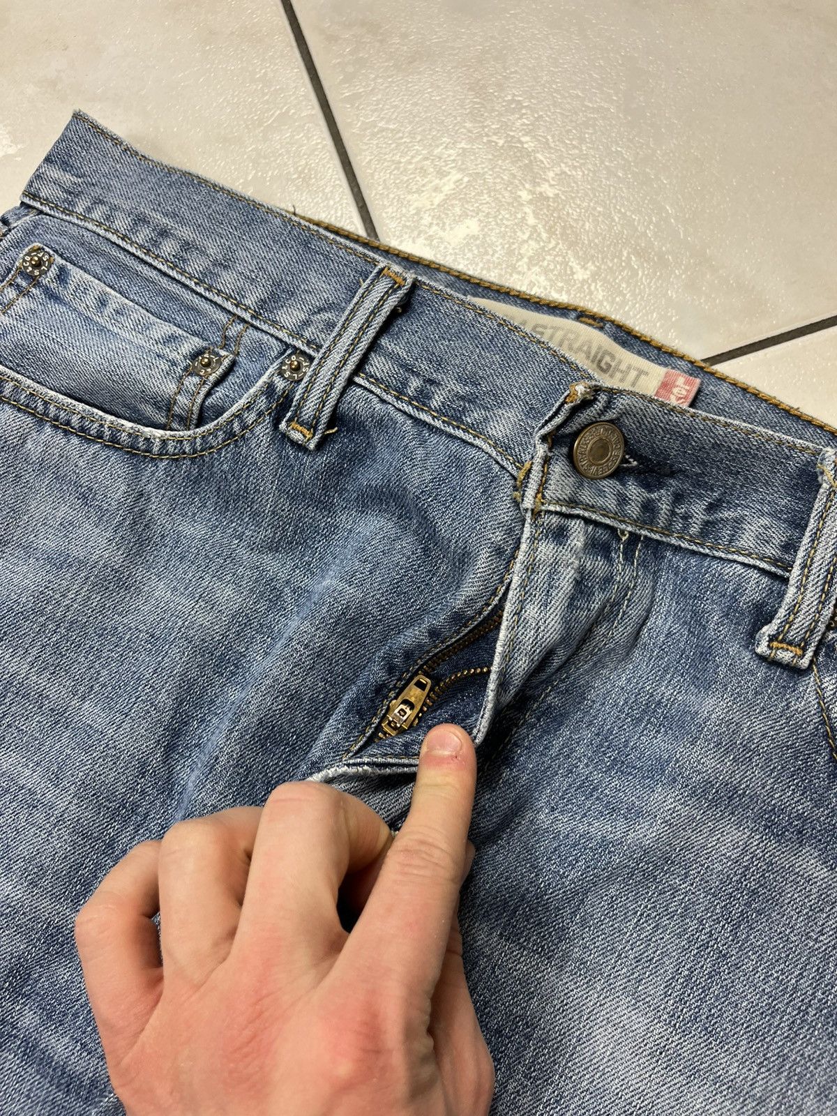 Levi's × Vintage Vintage Levi’s 514 slim straight distressed jeans y2k pants Size US 34 / EU 50 - 11 Thumbnail