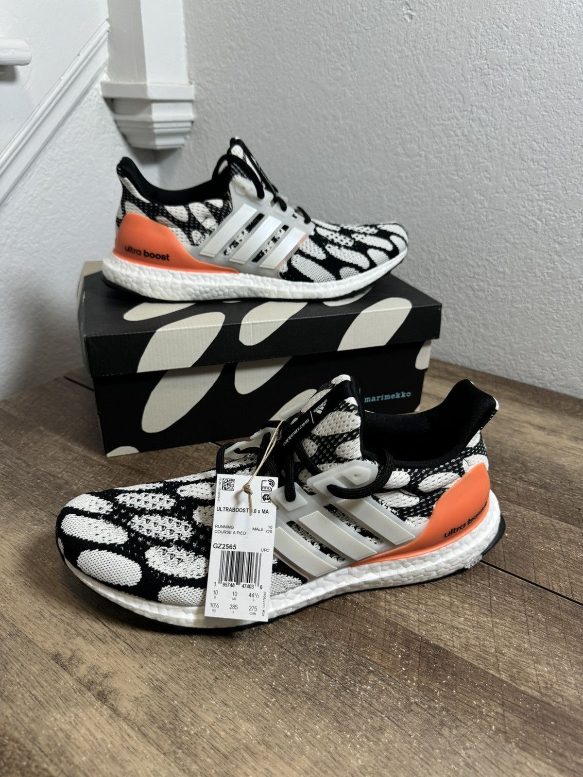 Adidas Adidas Ultraboost 1.0 Men’s Sz 10.5 Marimekko Black Cloud Size US 10.5 / EU 43-44 - 2 Thumbnail
