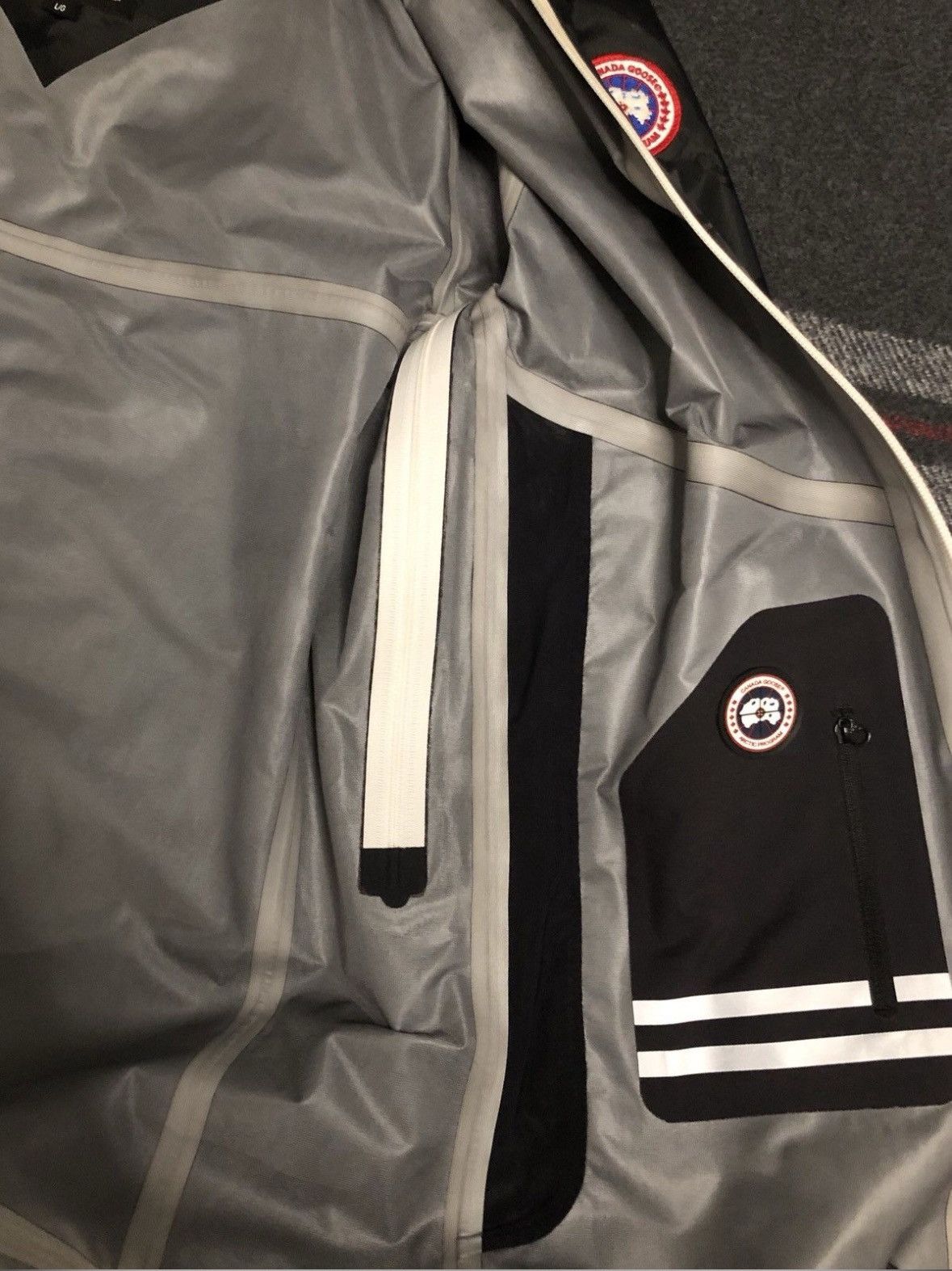 Canada Goose × October's Very Own CANADA GOOSE x OVO XL CAMO JACKET DISCONTINUED ( RARE) Size US XL / EU 56 / 4 - 3 Thumbnail