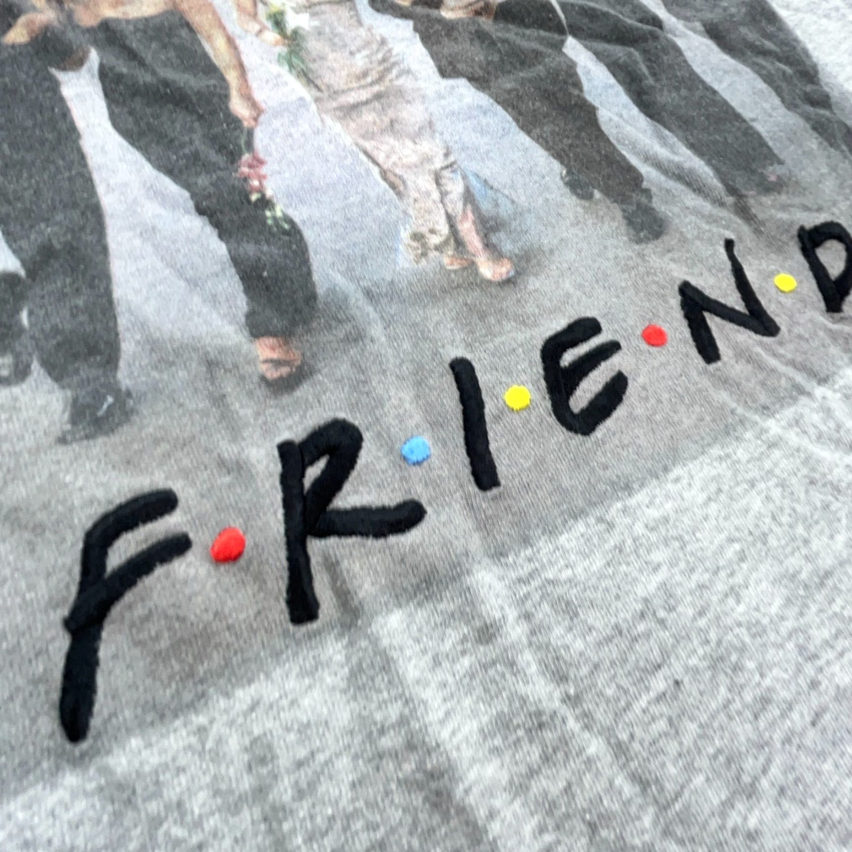 Vintage VINTAGE NBC Friends Shirt Men XL Gray Tee 90s 00s Pop Culture Graphic Print Short Sleeve Crew Neck Cotton Jersey Embroidered USA Made Size US XL / EU 56 / 4 - 4 Thumbnail