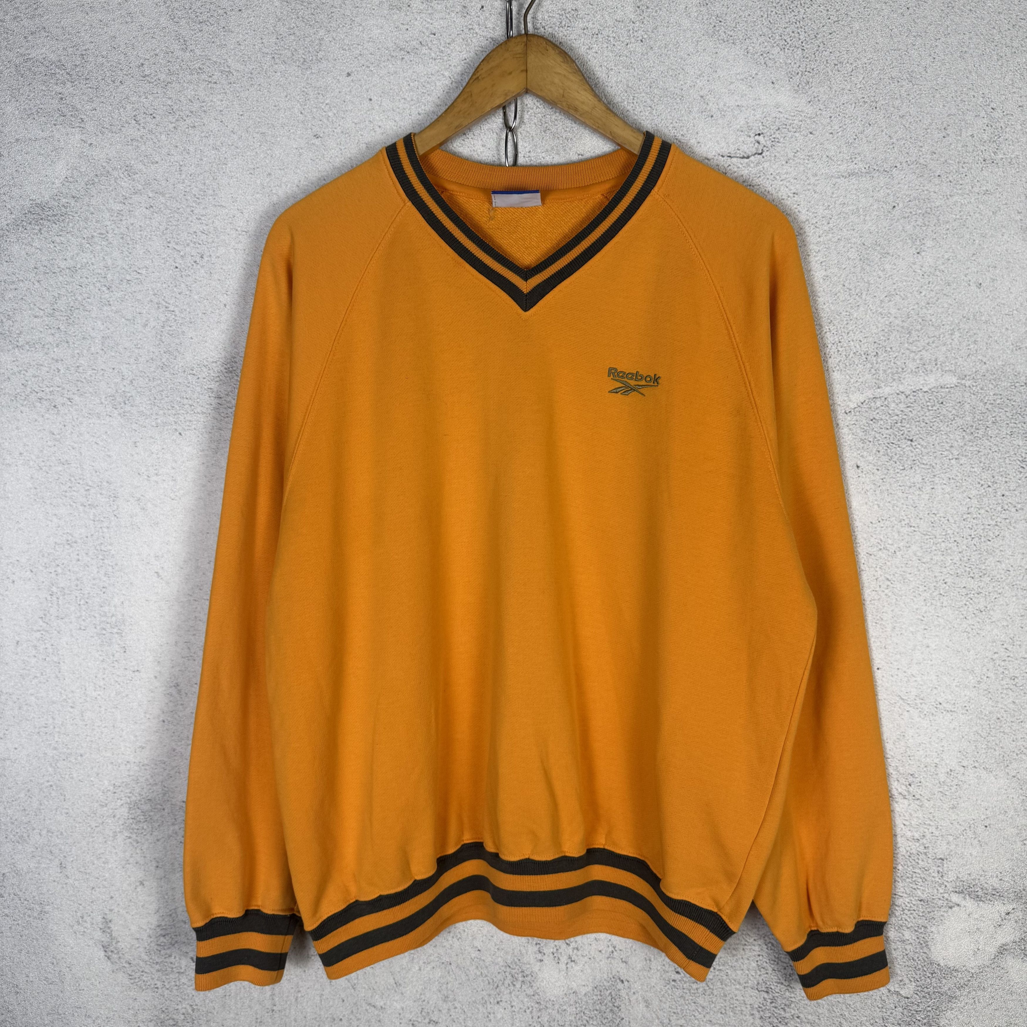 Reebok Vintage Reebok Sweatshirt Crewneck Size US M / EU 48-50 / 2 - 1 Thumbnail