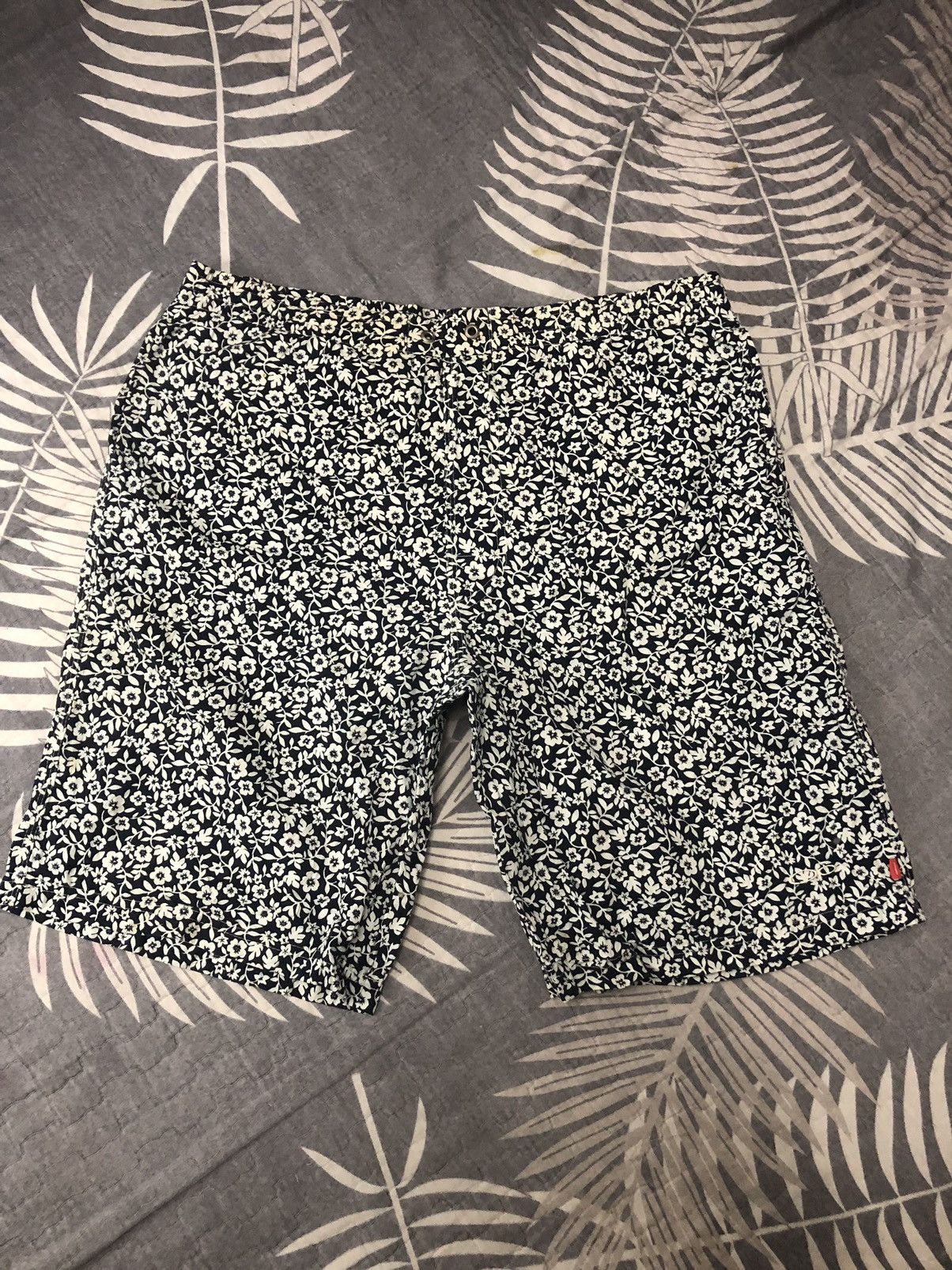 Ocean Pacific Ocean pacific beach floral short pant Size US 34 / EU 50 - 1 Thumbnail