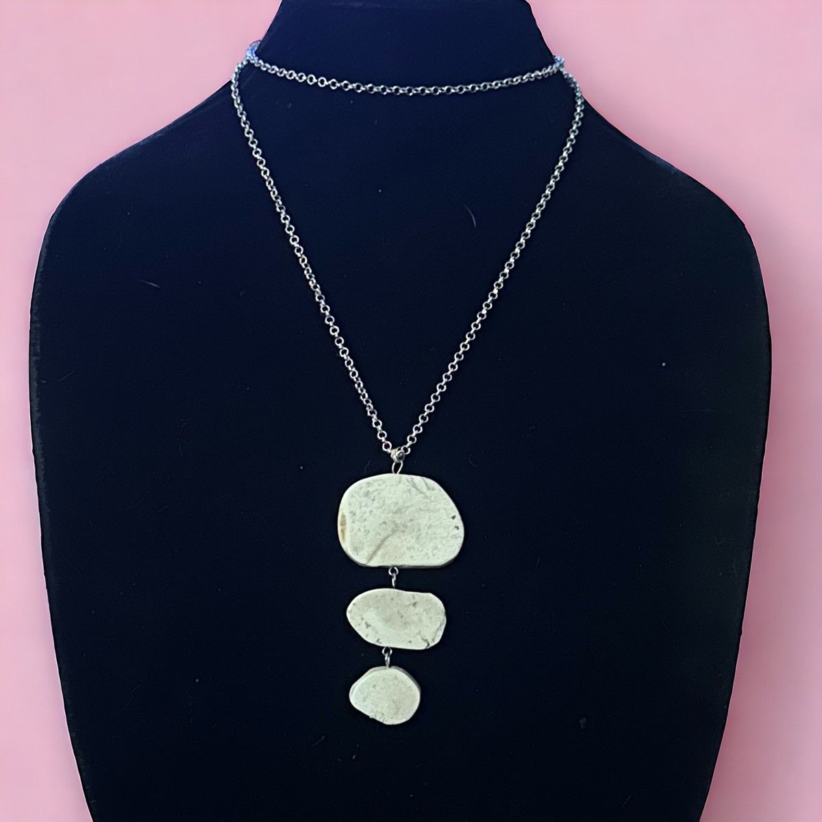 Other Silver tone natural dangling stones pendant necklace Size ONE SIZE - 1 Thumbnail